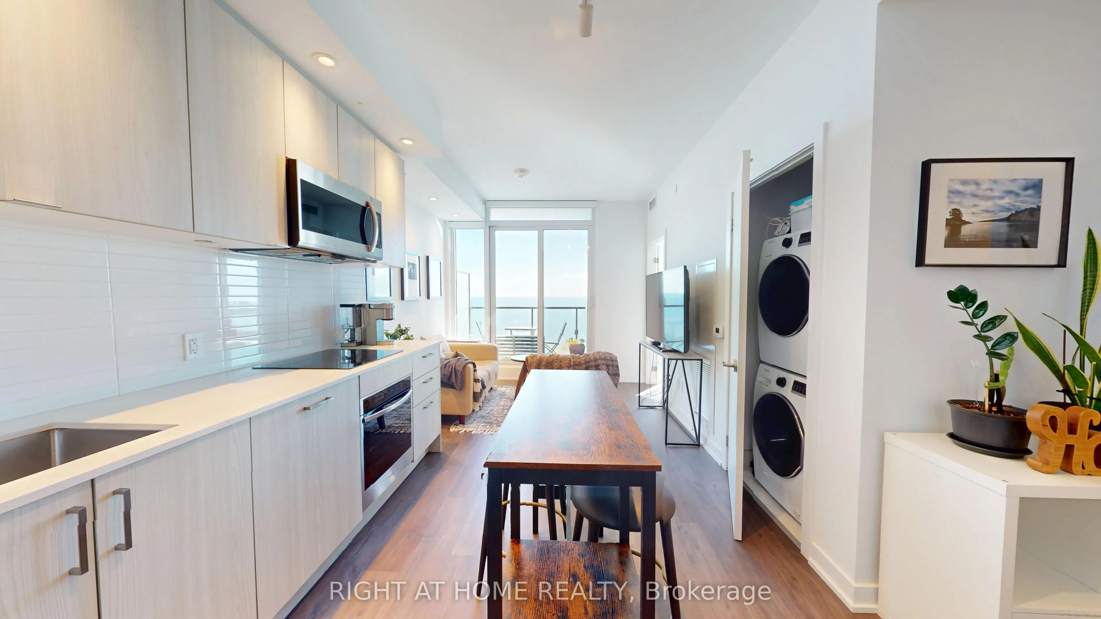 1926 Lake Shore Boulevard W #1609