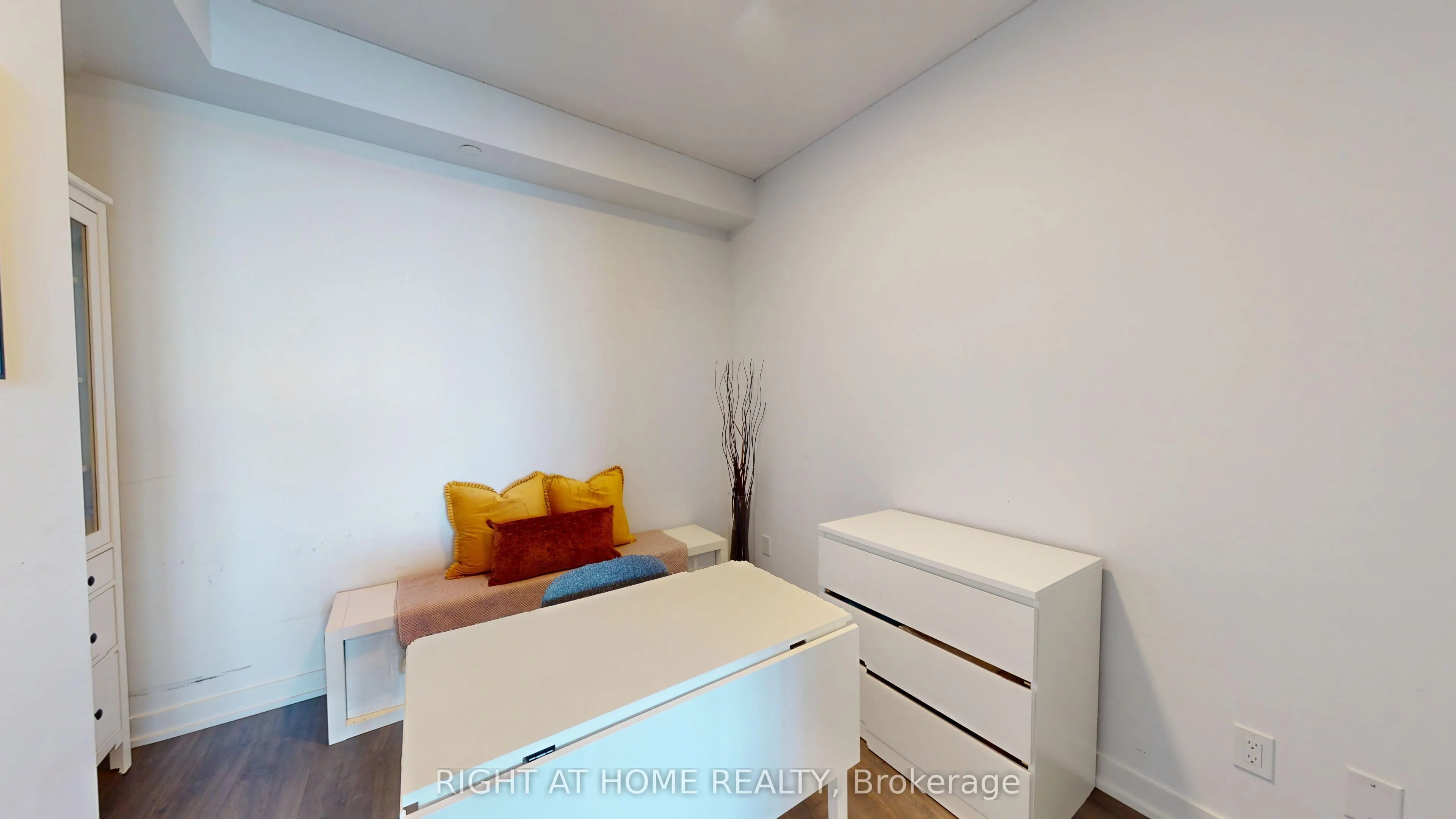 1926 Lake Shore Boulevard W #1609