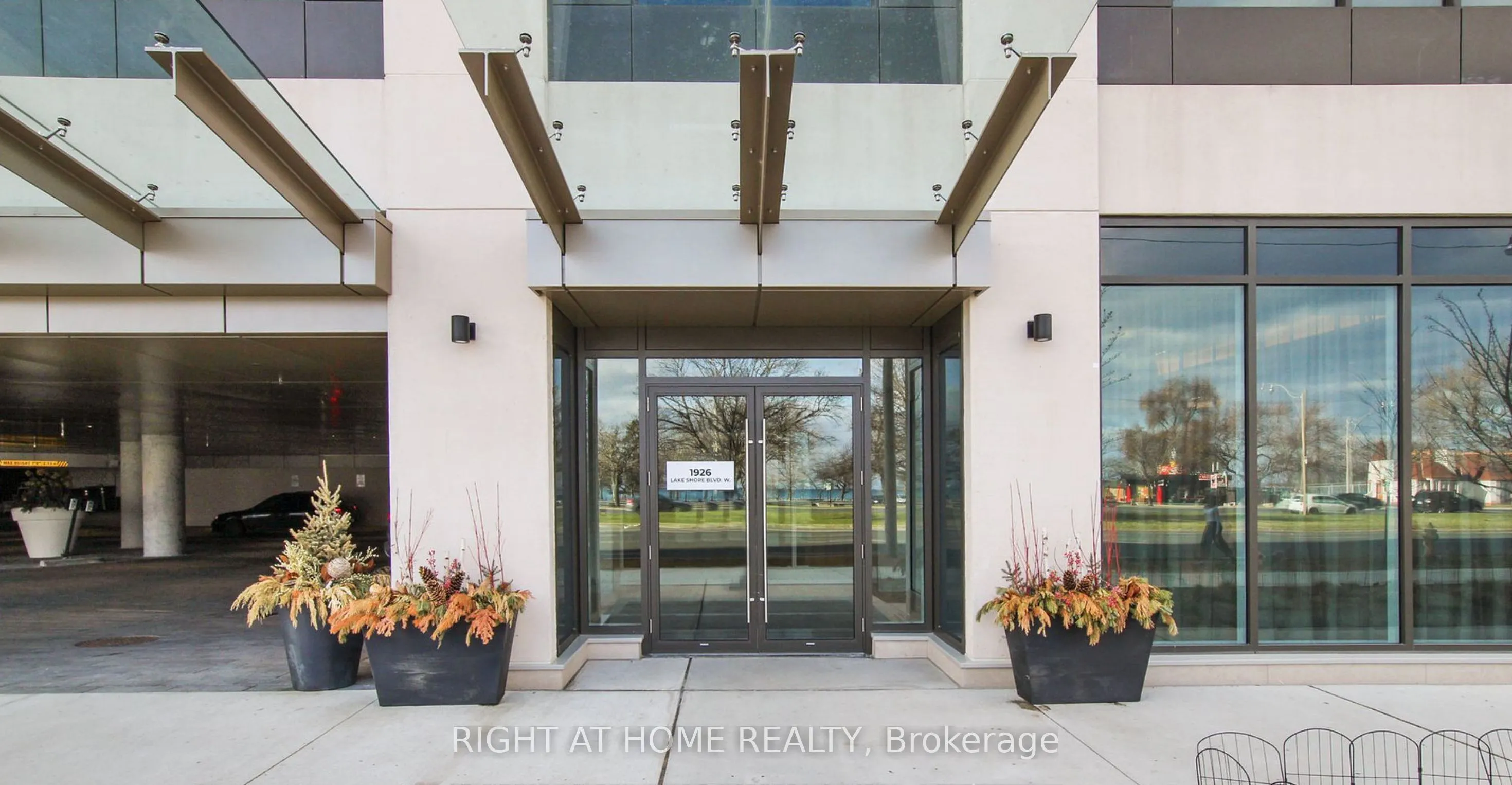 1926 Lake Shore Boulevard W #1609