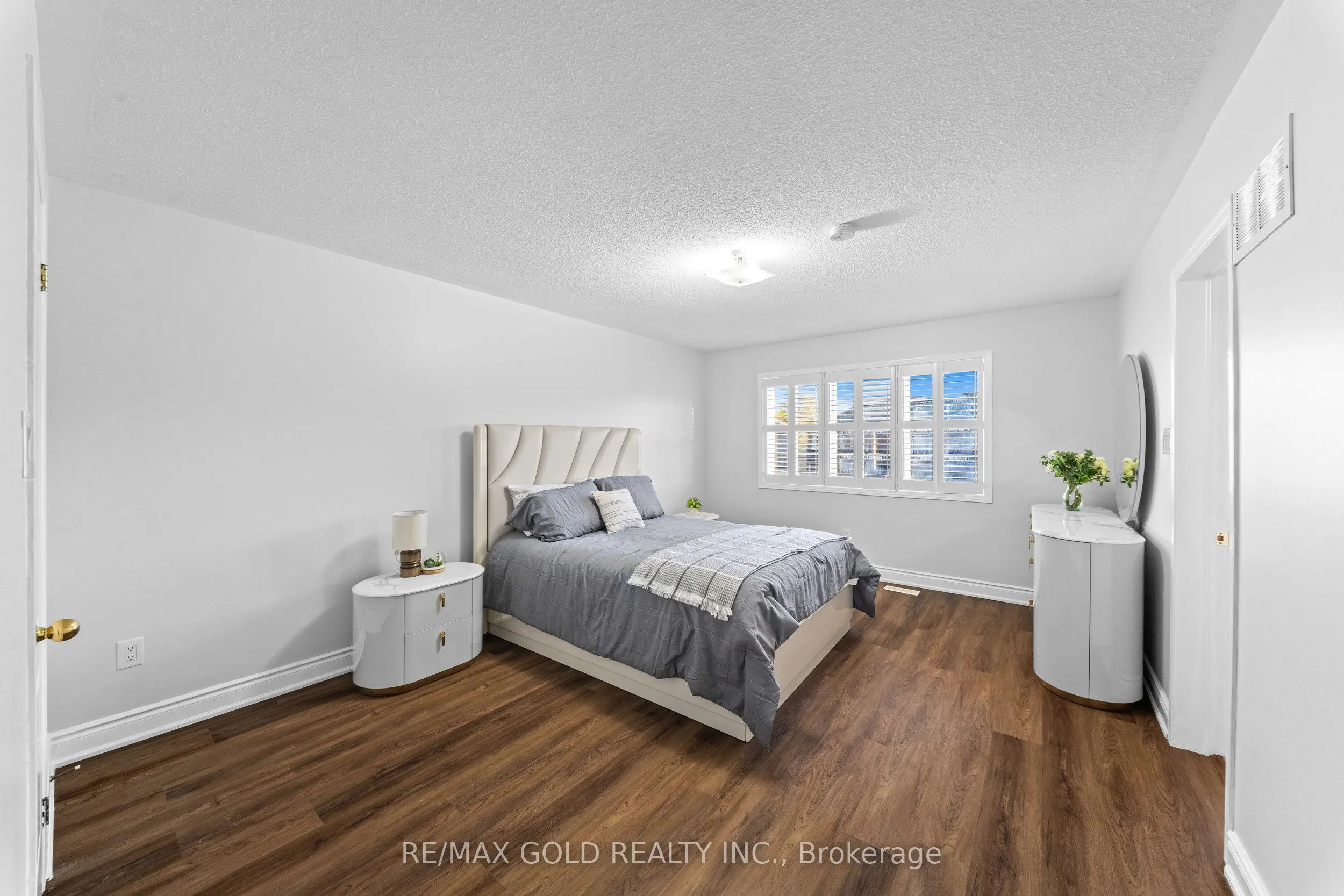 33 Bay Breeze Drive