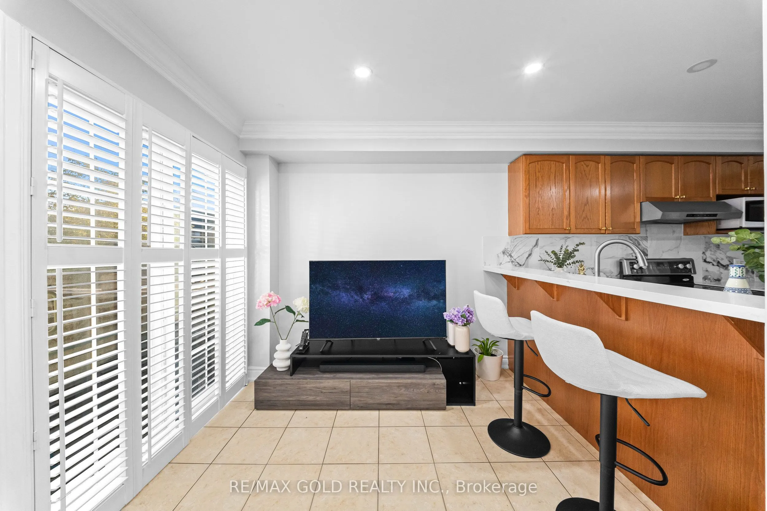 33 Bay Breeze Drive