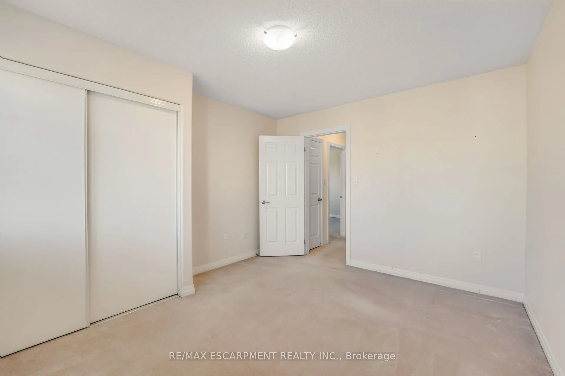 890 Fowles Court