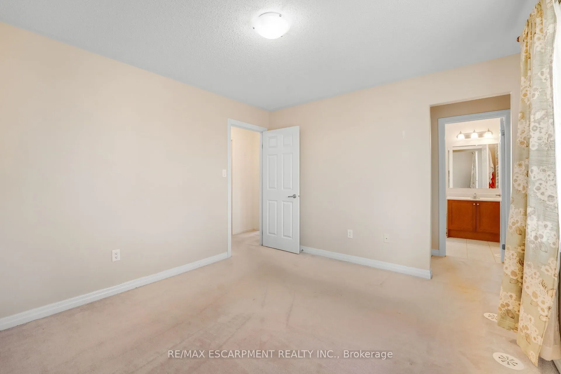 890 Fowles Court