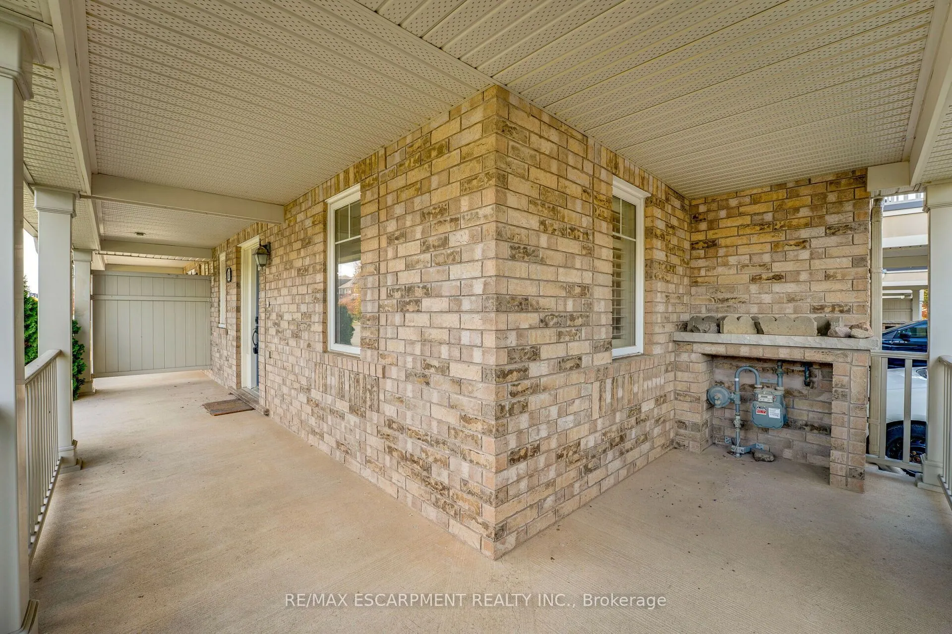 890 Fowles Court