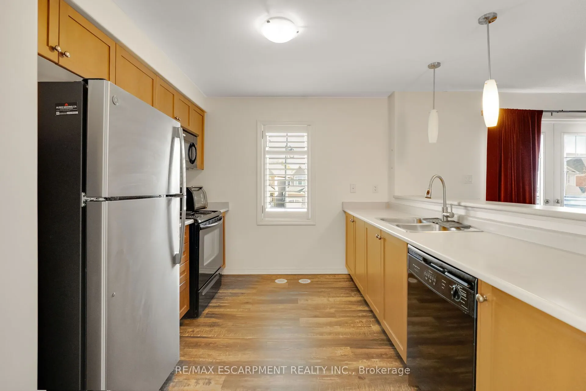 890 Fowles Court