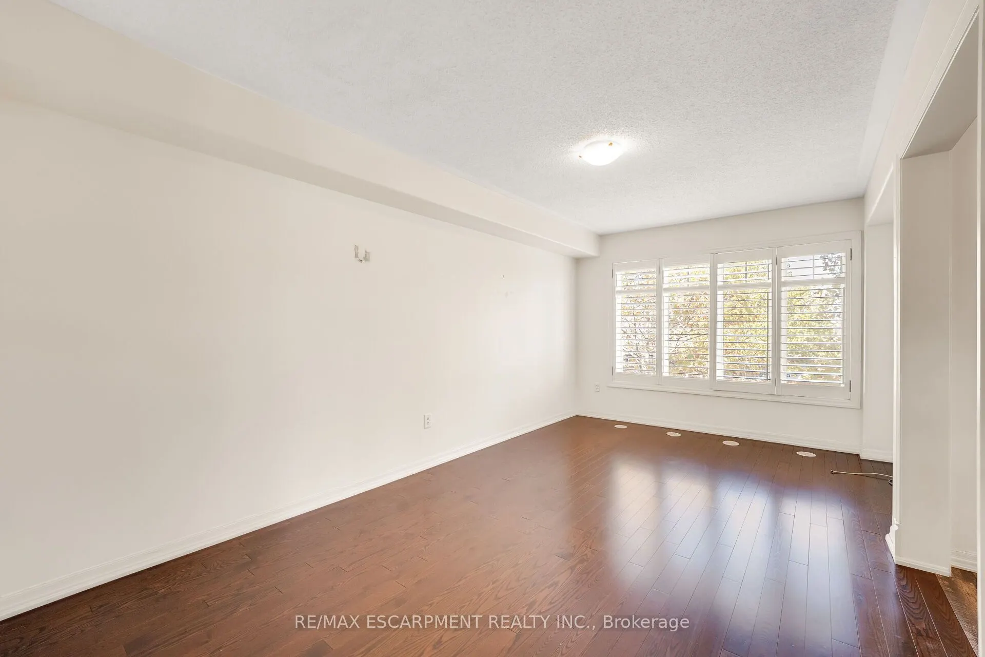 890 Fowles Court