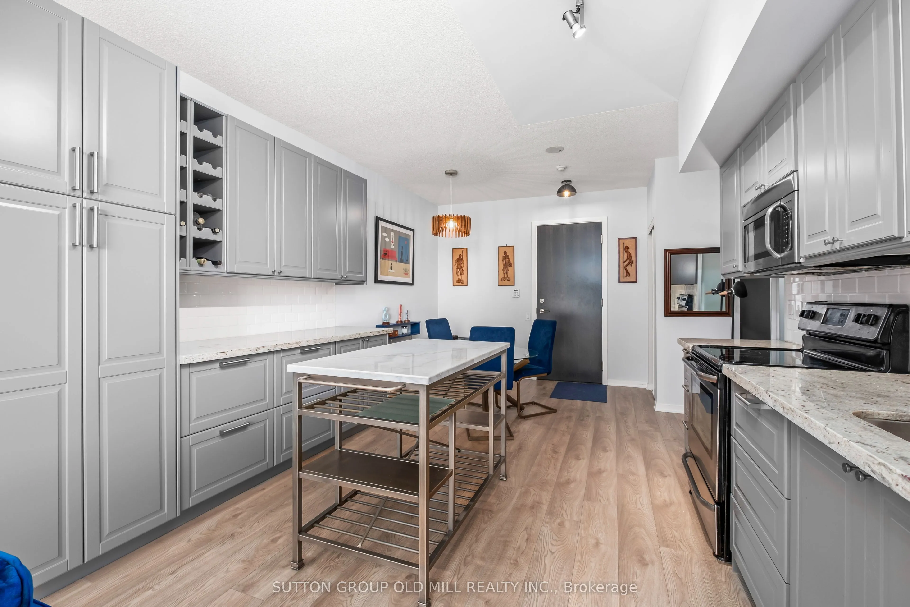 105 The Queensway Way #2014