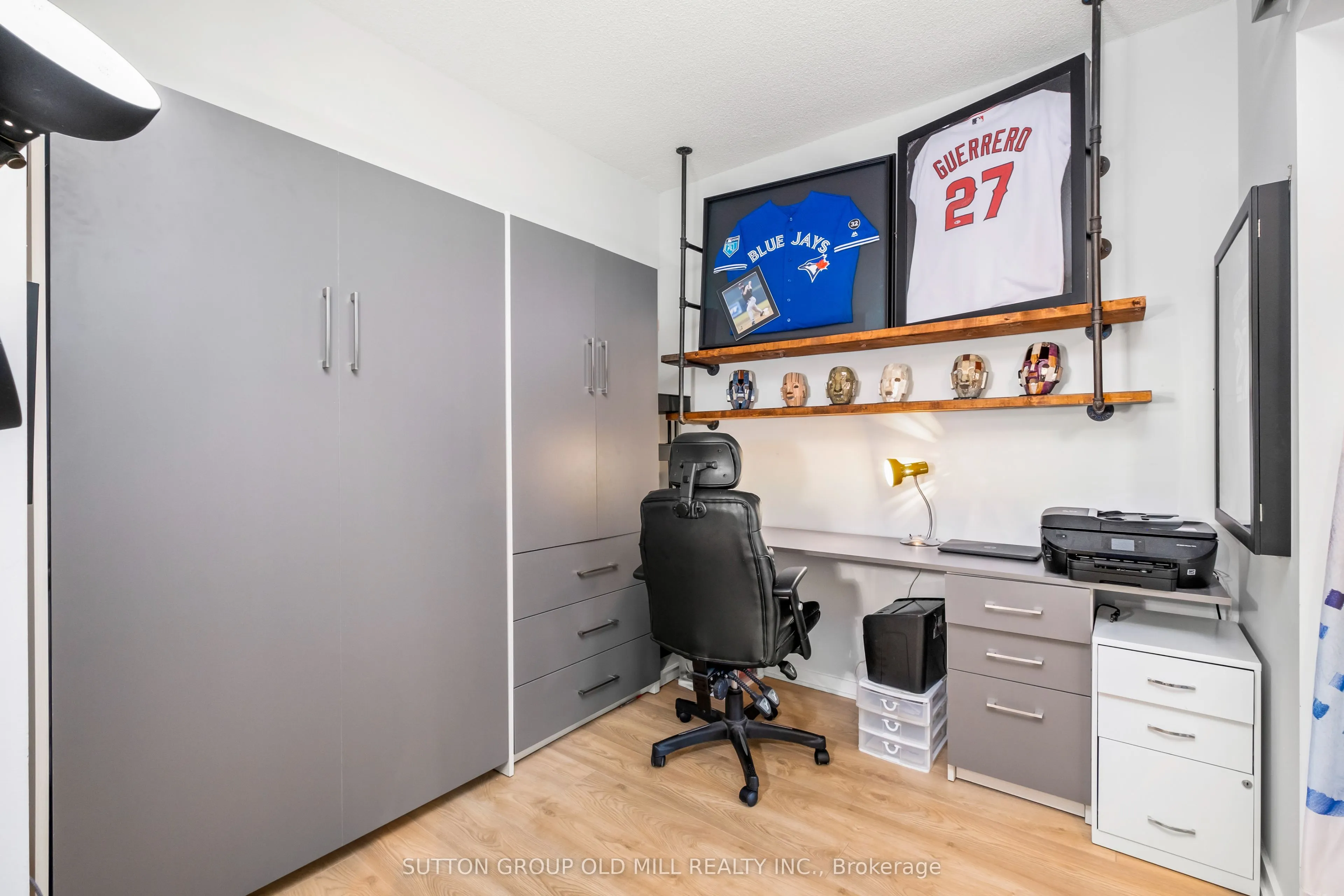 105 The Queensway Way #2014