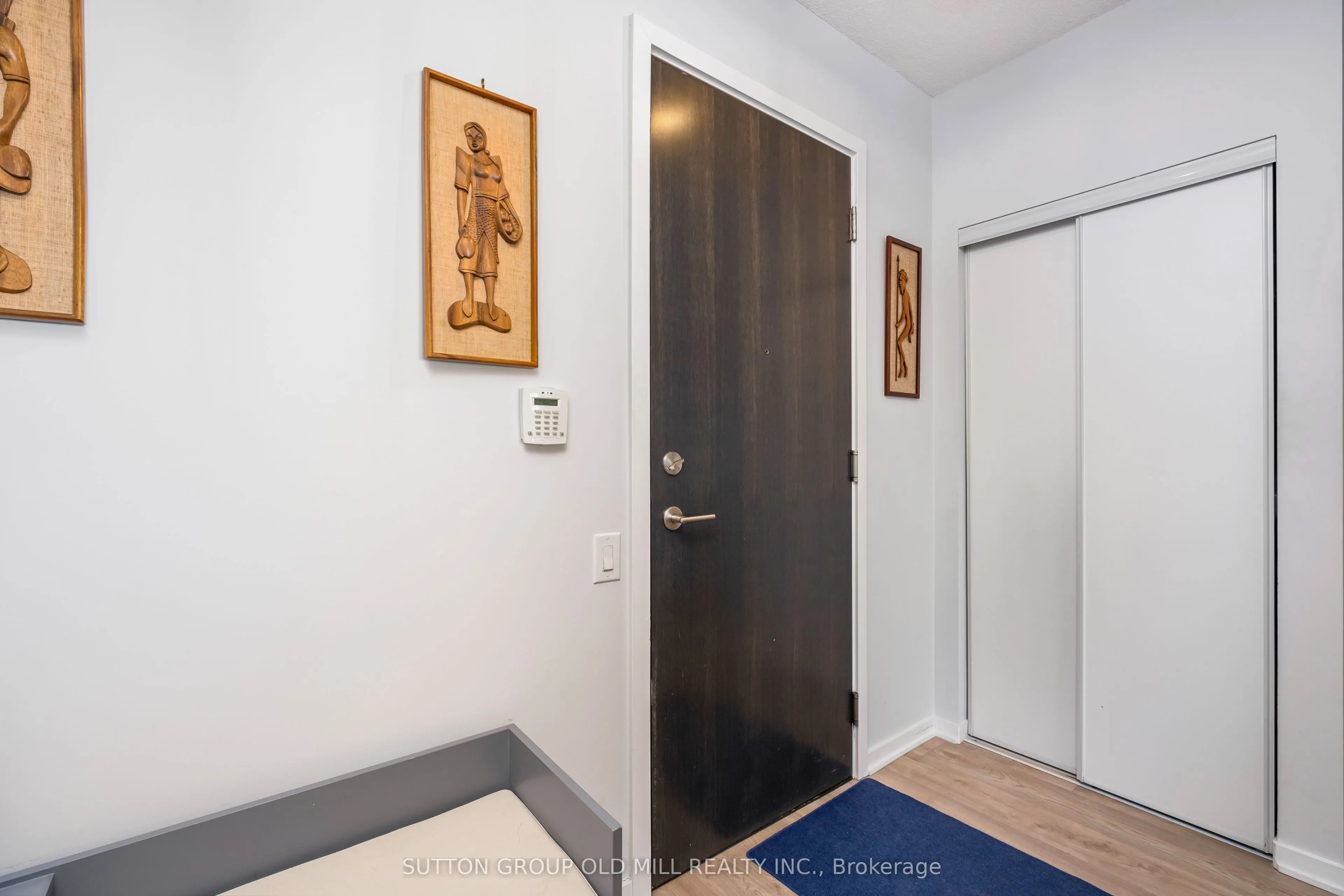 105 The Queensway Way #2014