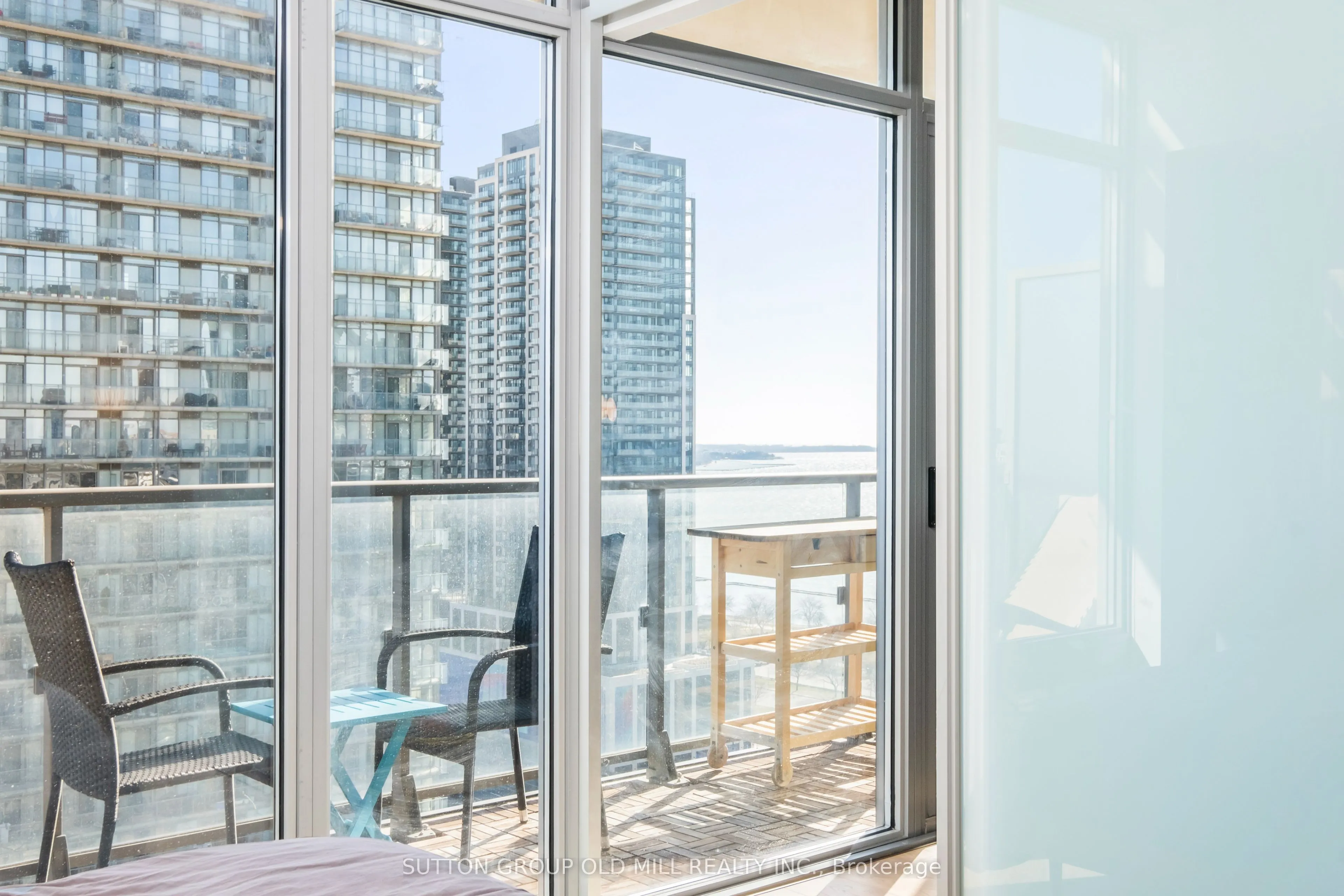 105 The Queensway Way #2014