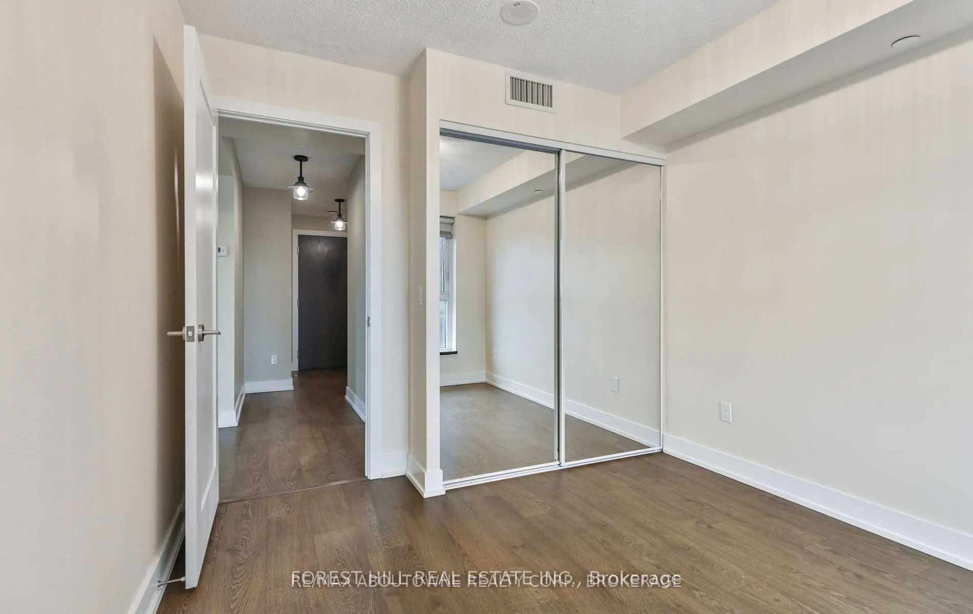 7 Mabelle Avenue #2008