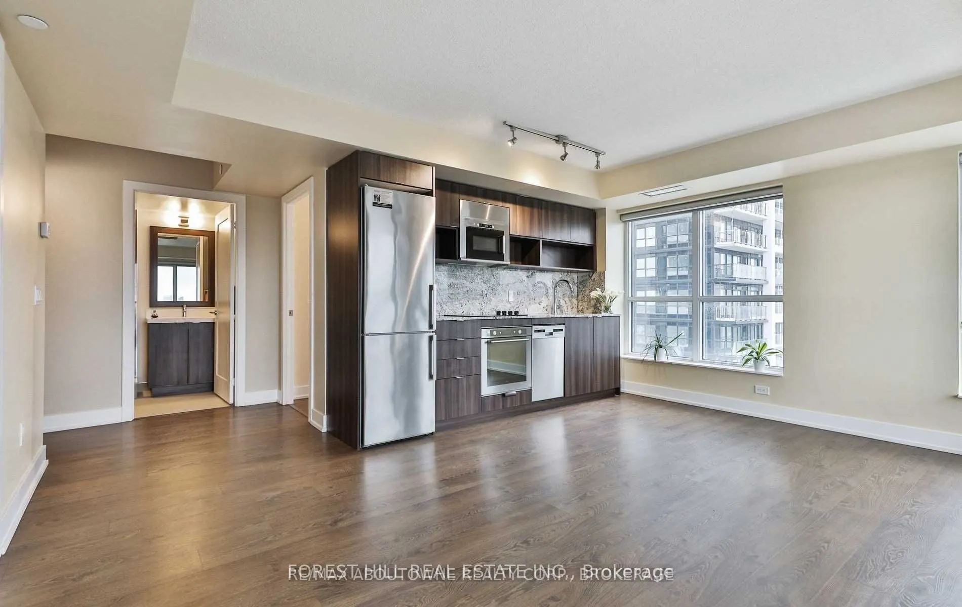 7 Mabelle Avenue #2008