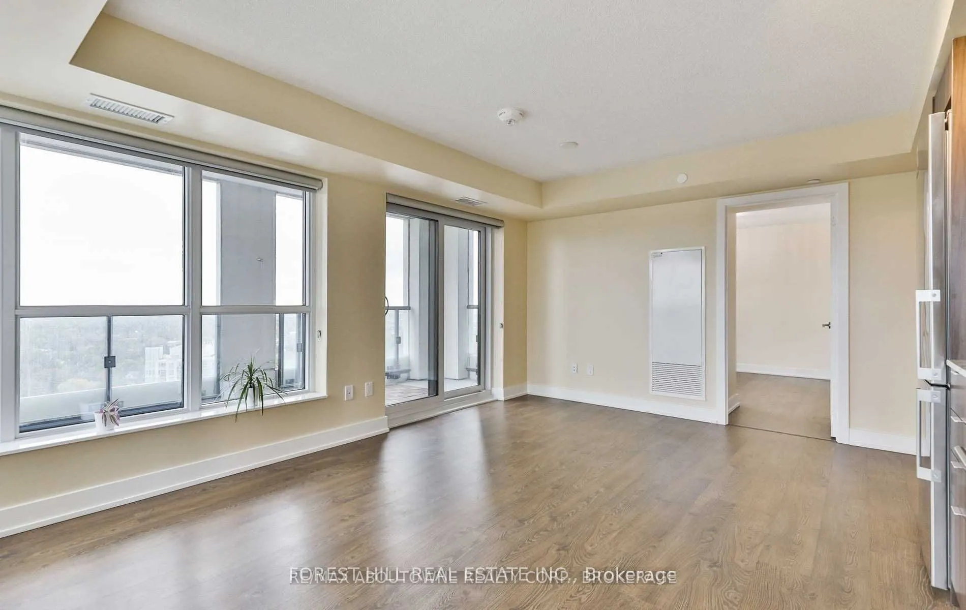7 Mabelle Avenue #2008