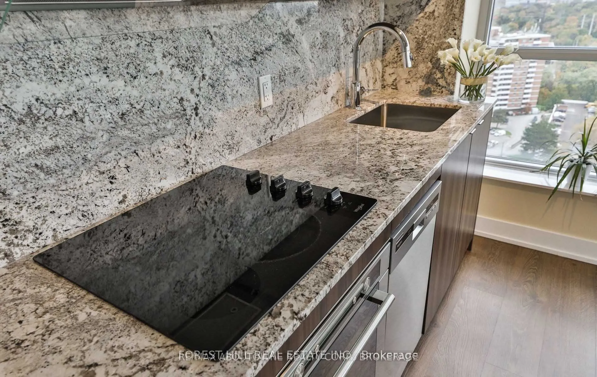 7 Mabelle Avenue #2008