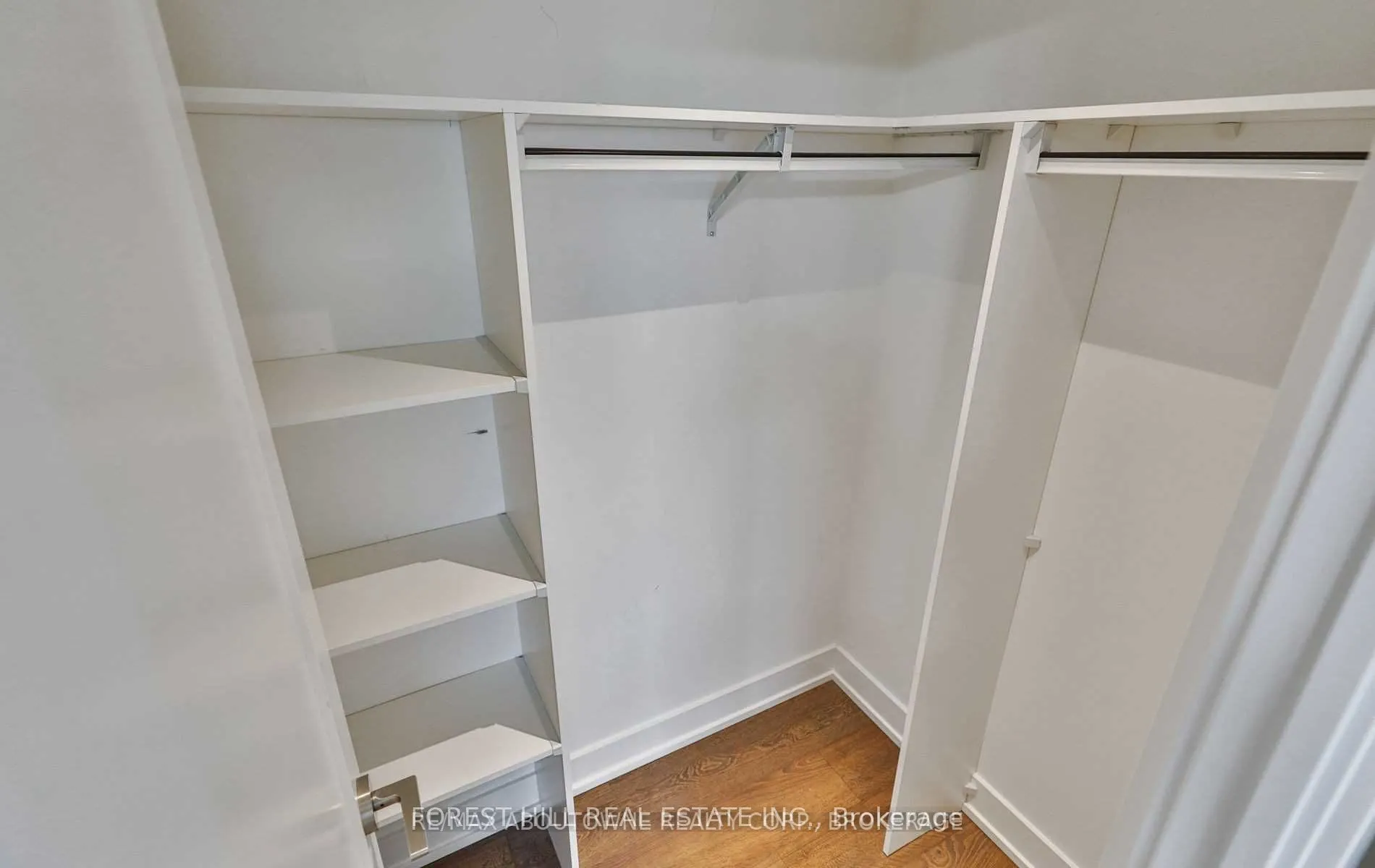 7 Mabelle Avenue #2008