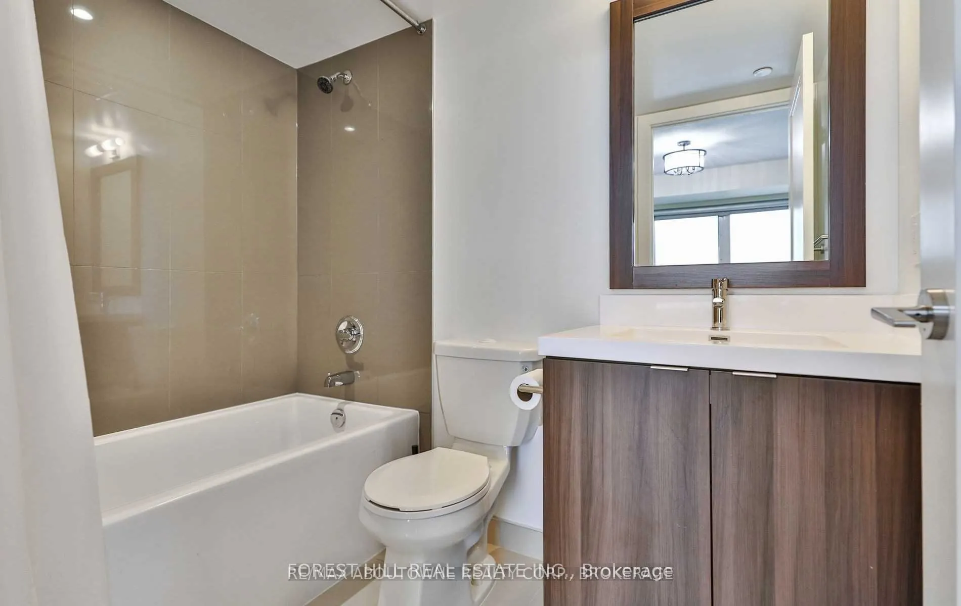 7 Mabelle Avenue #2008