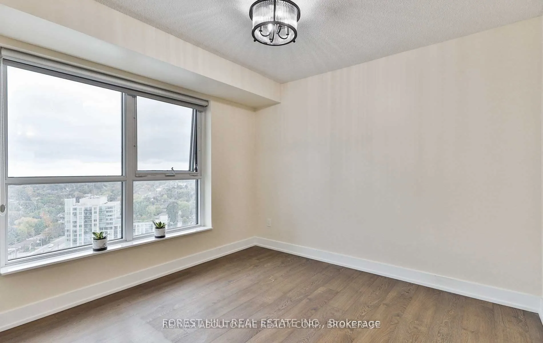 7 Mabelle Avenue #2008