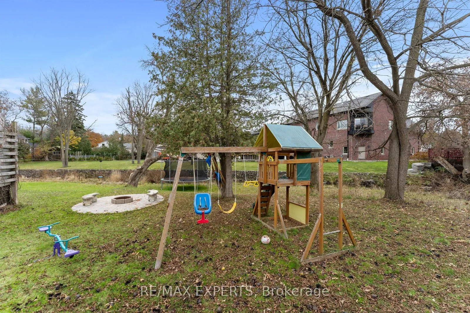 142 King Street E
