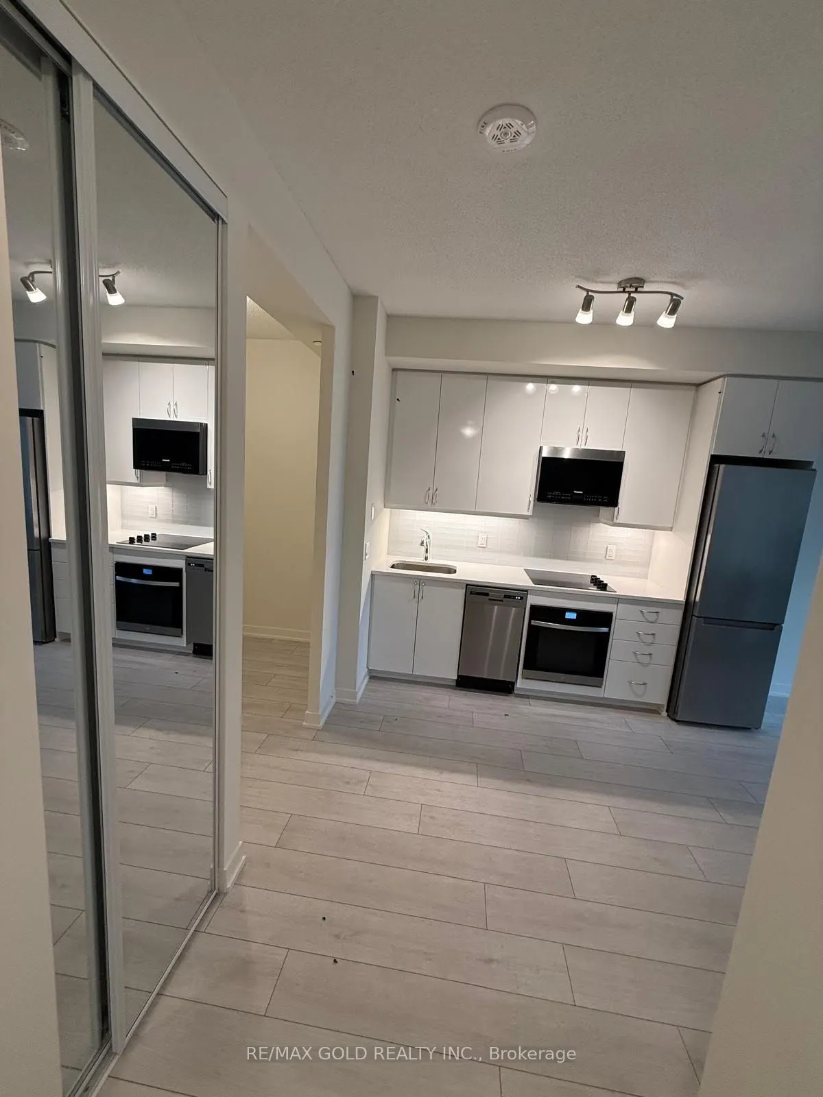 38 Annie Craig Drive #2707