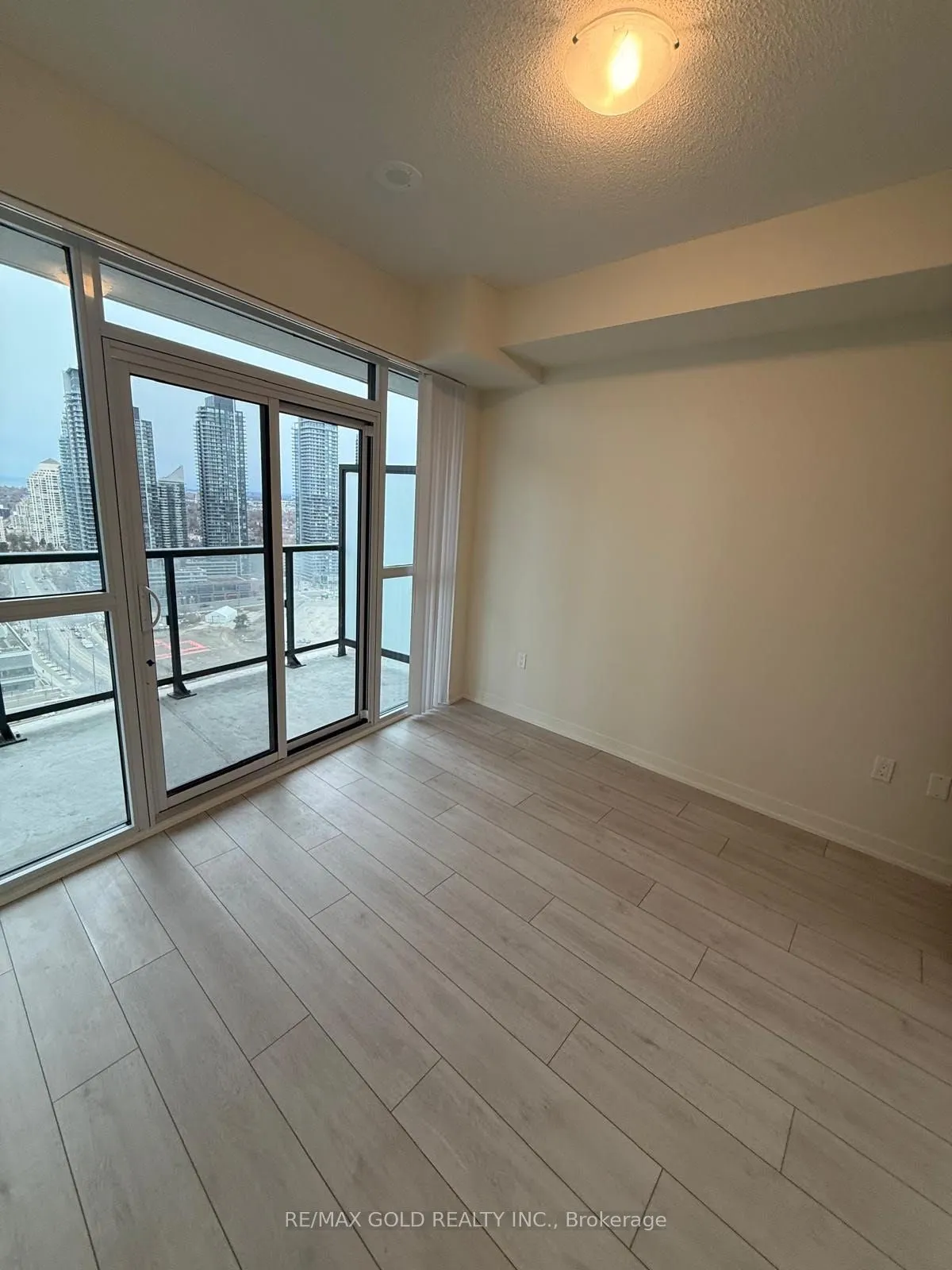 38 Annie Craig Drive #2707