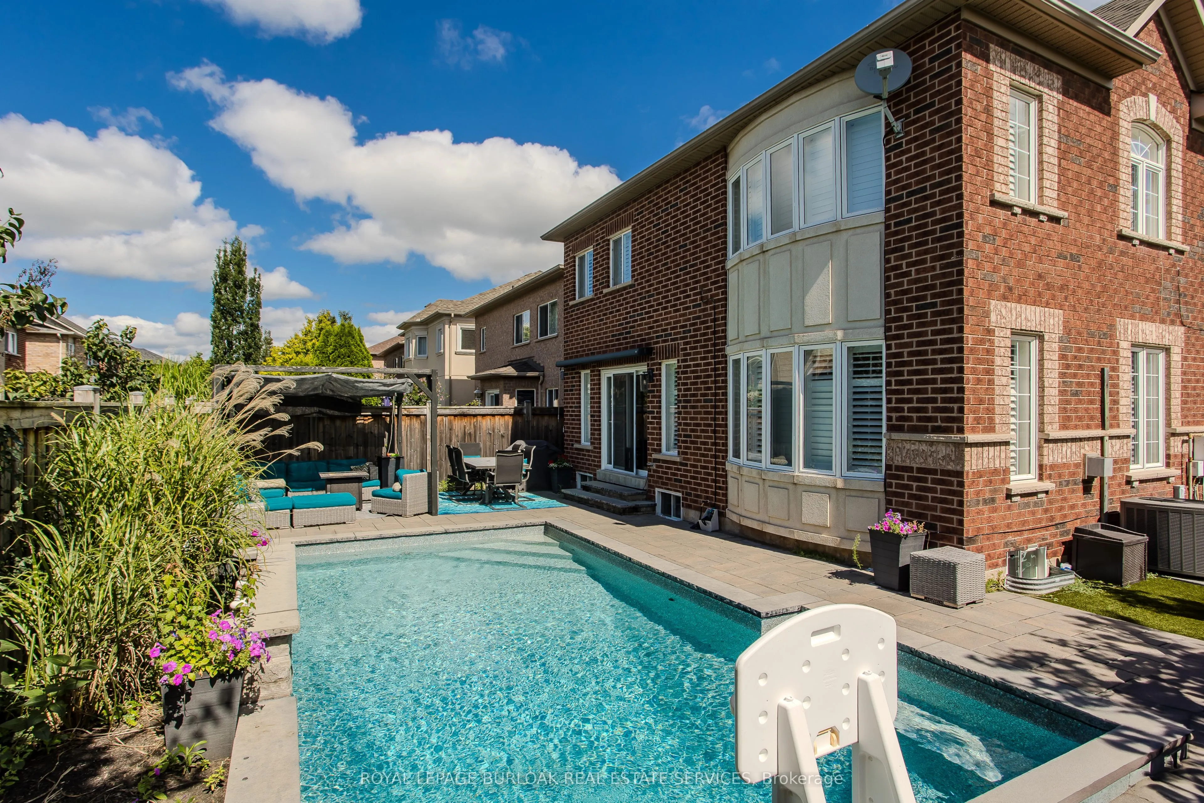 2248 Elmside Crescent