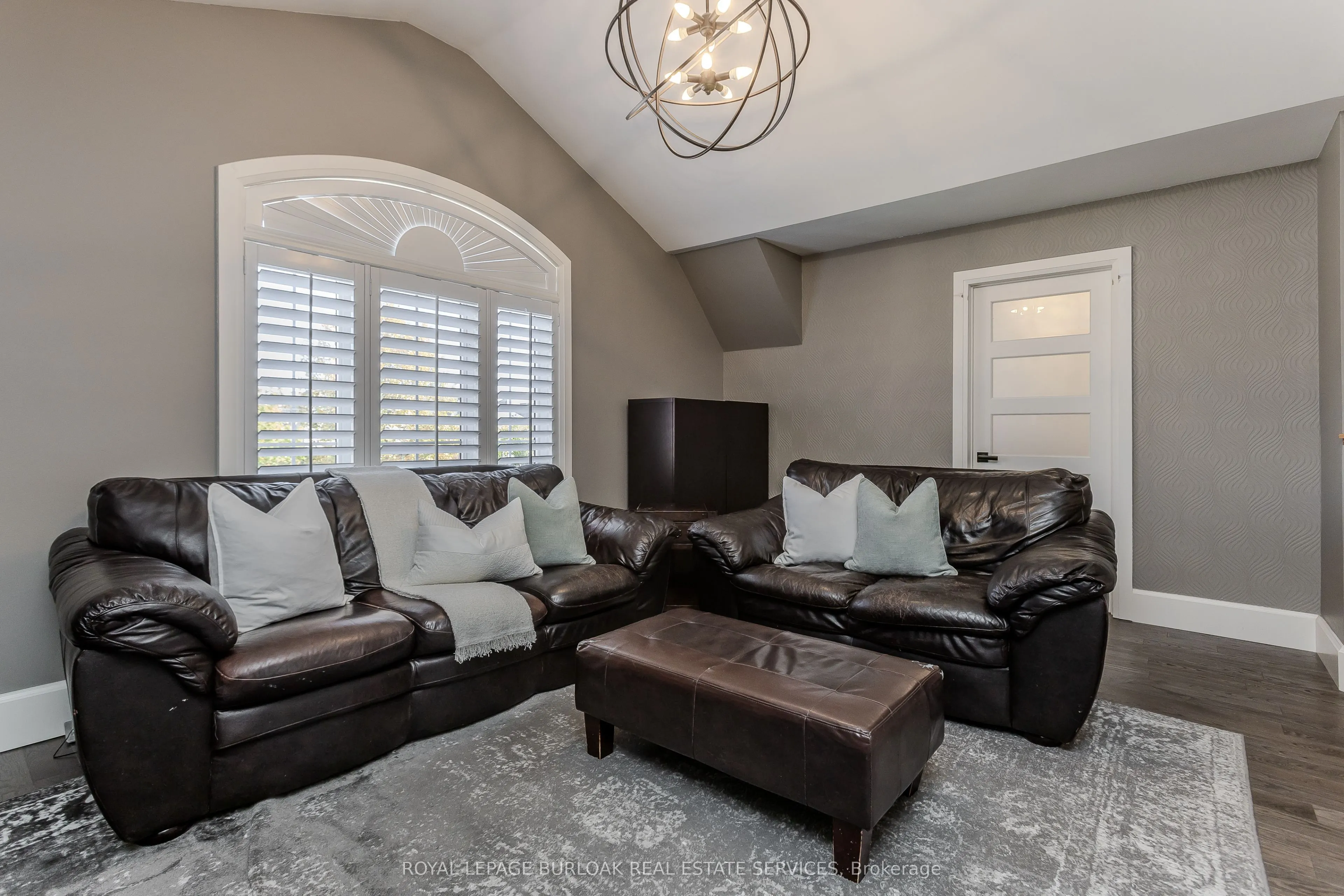 2248 Elmside Crescent