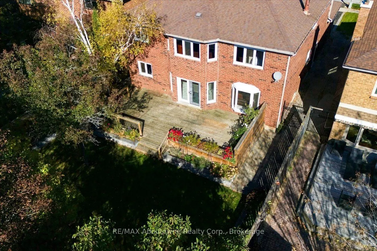 1476 Livery Lane