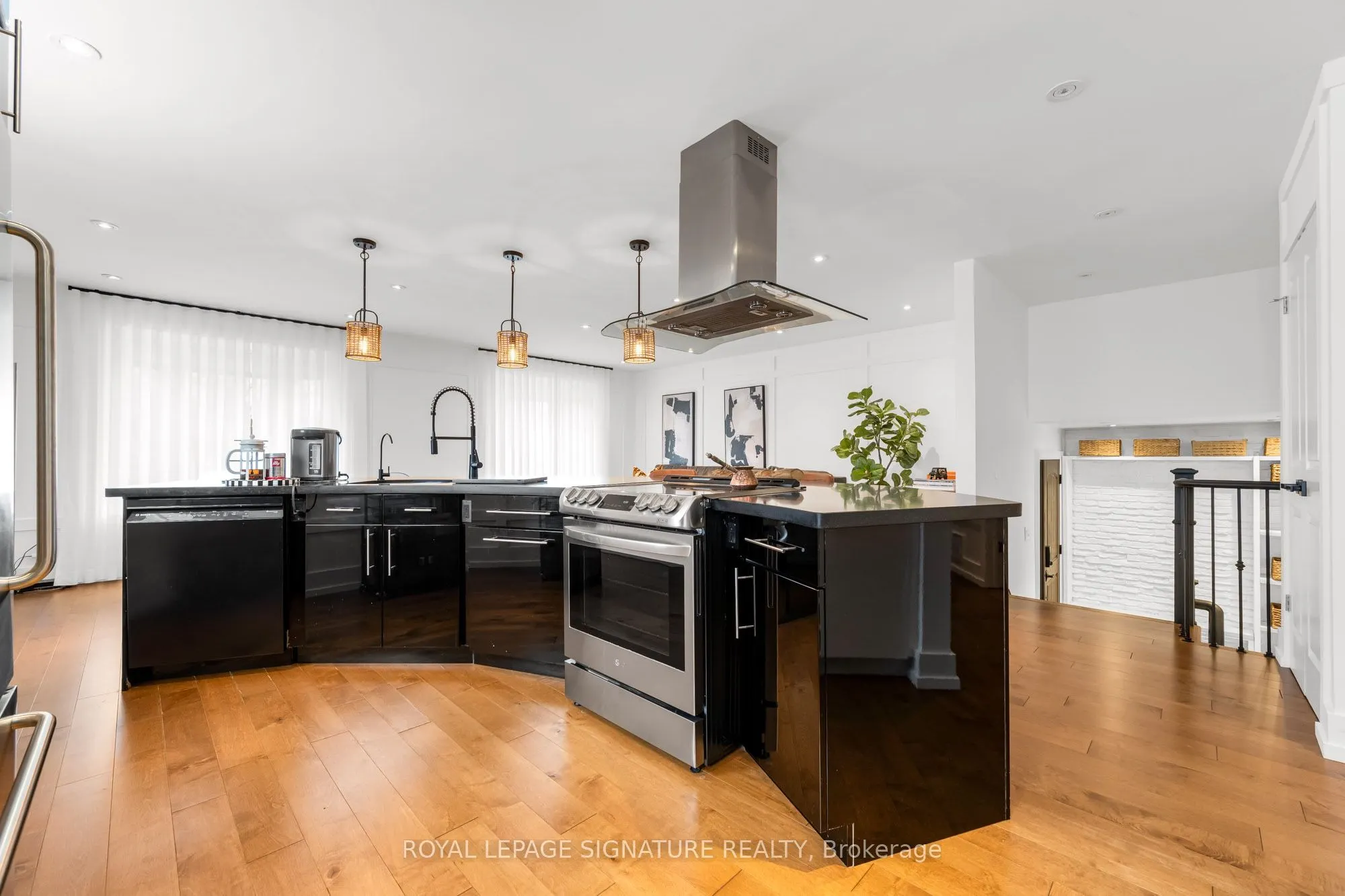 2364 Wyandotte Drive