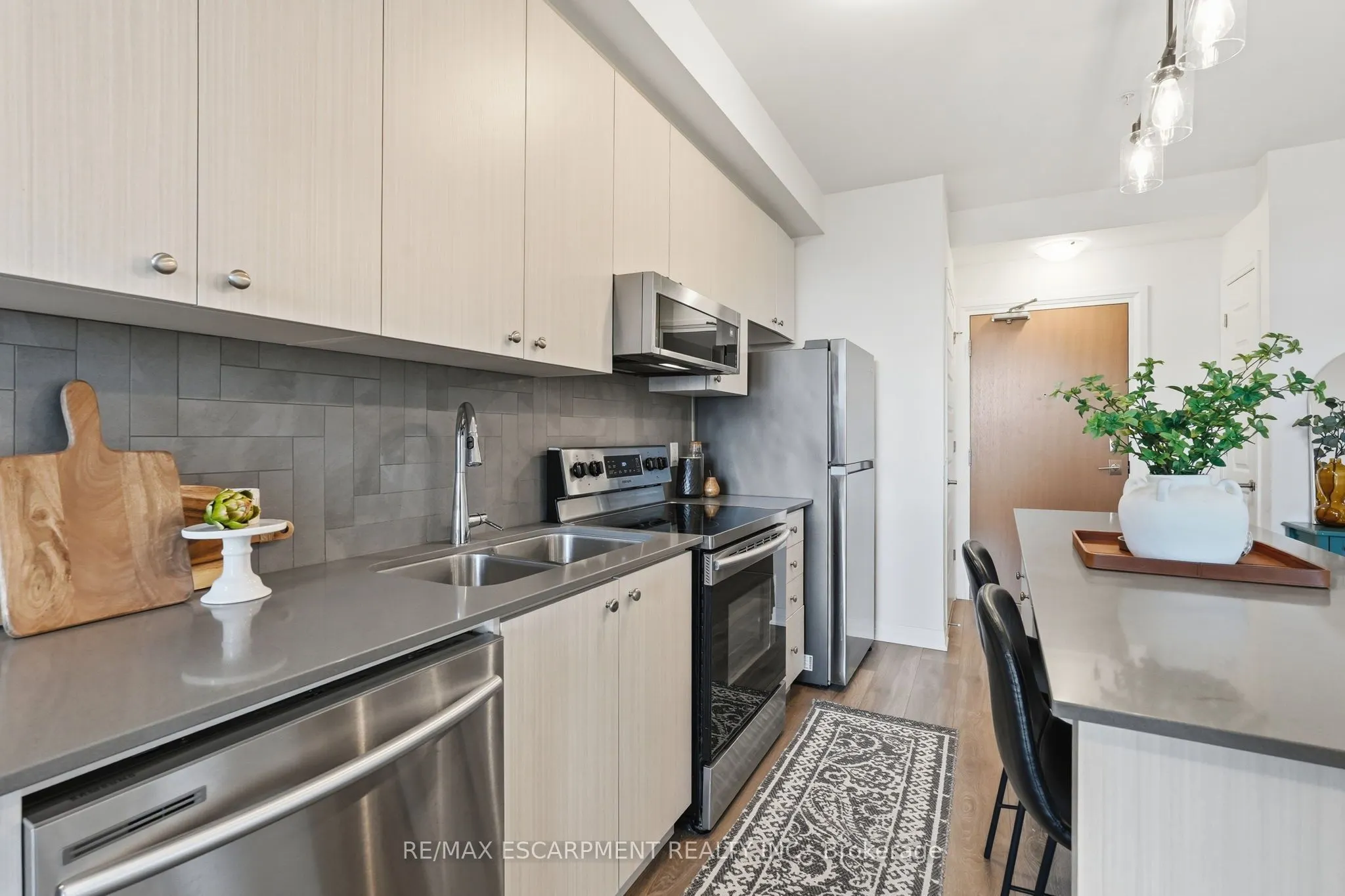 1105 Leger Way #424