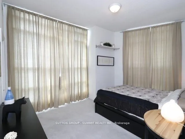 33 Elm Drive #2807