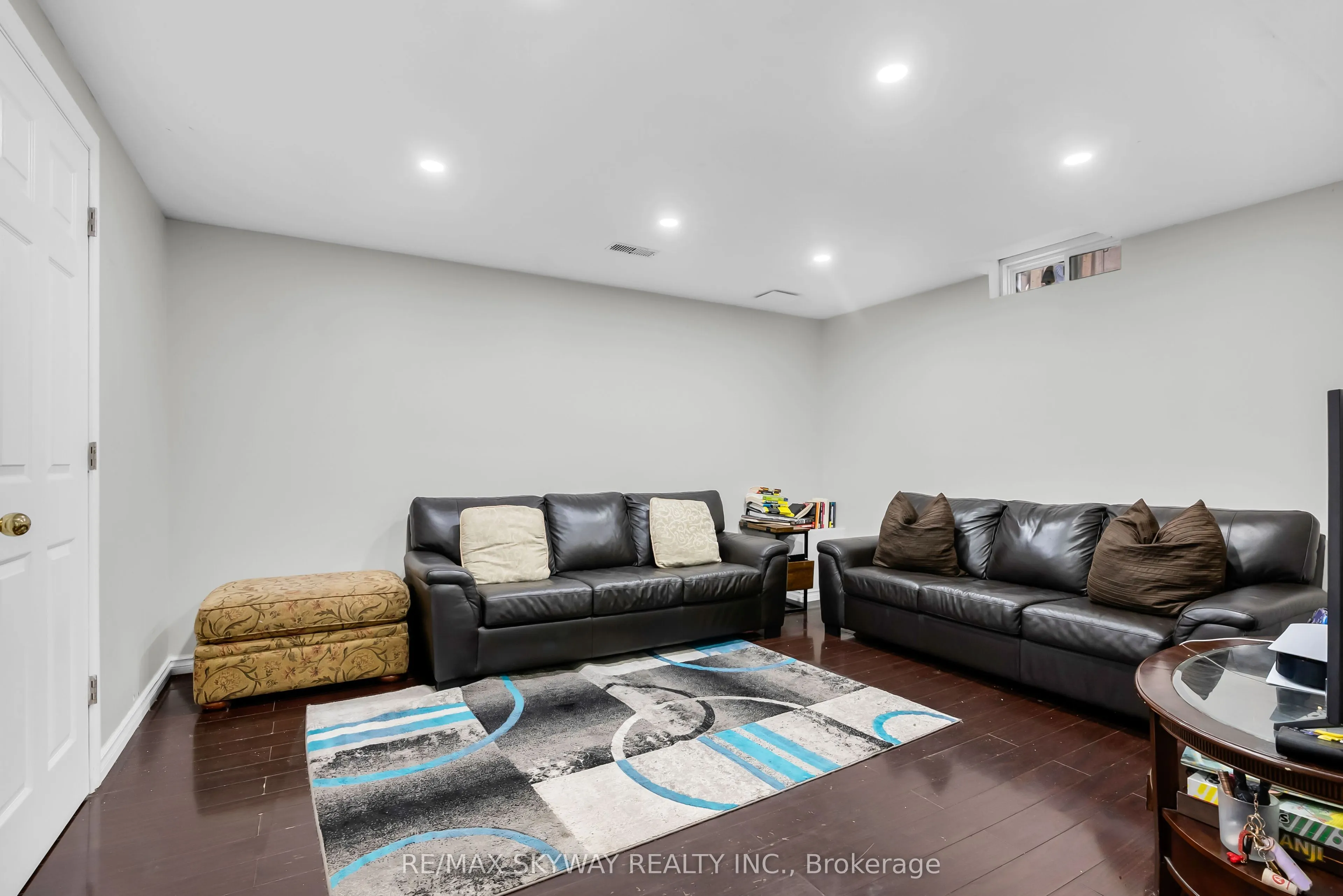 6214 Miriam Way