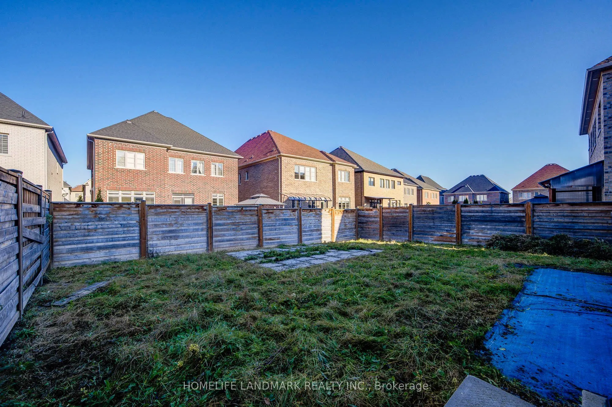 7 Malaspina Close
