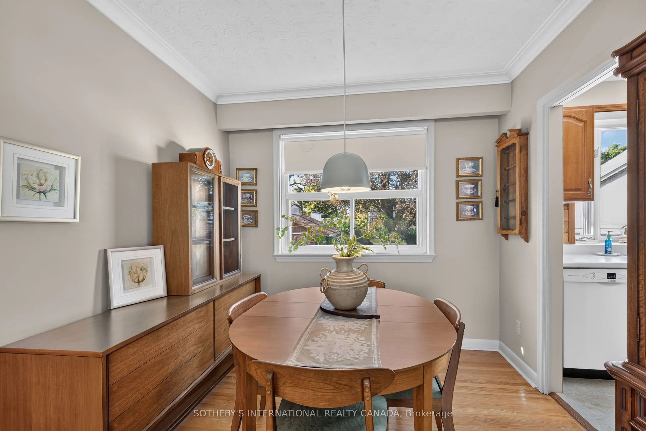 871 Mississauga Valley Boulevard