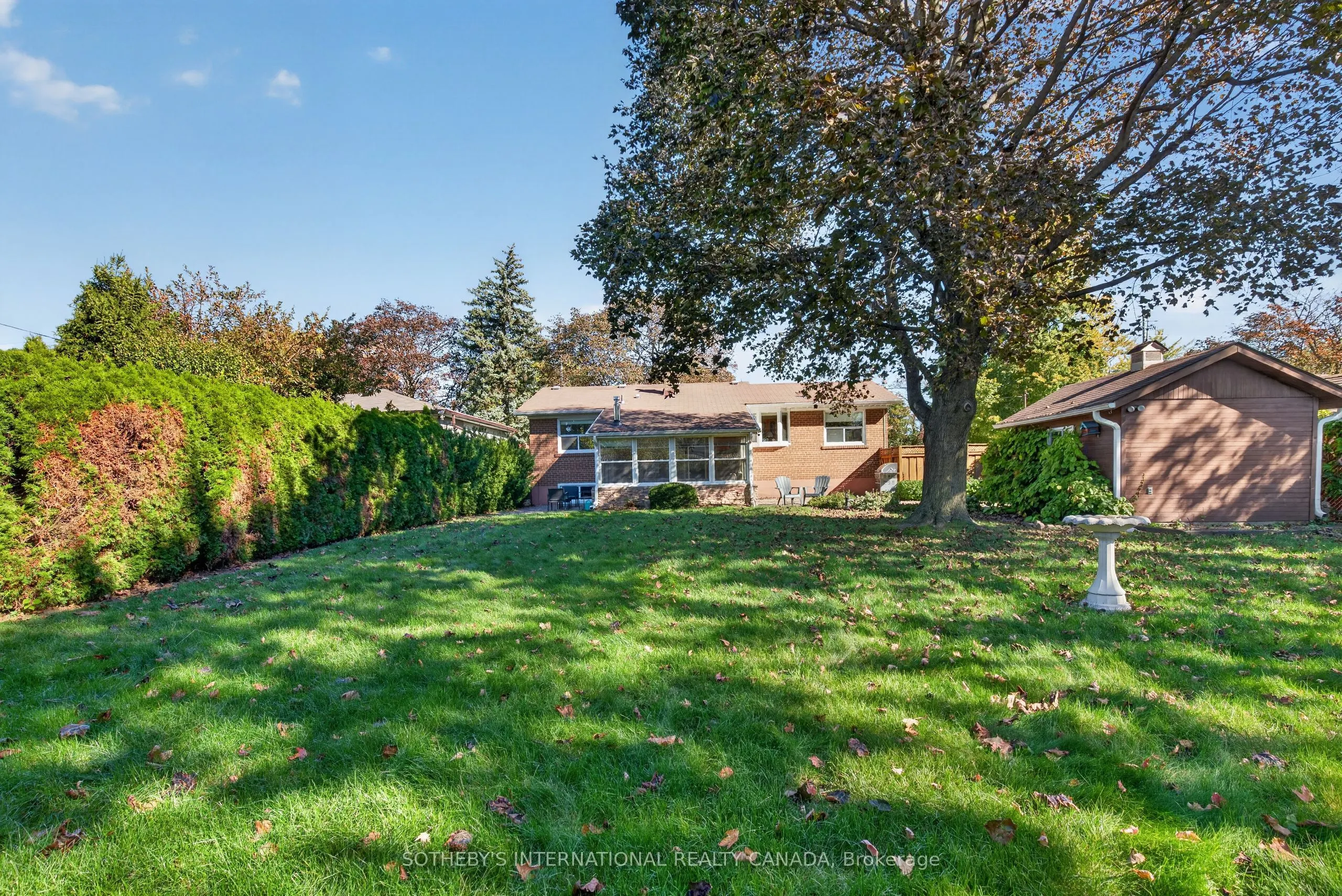 871 Mississauga Valley Boulevard