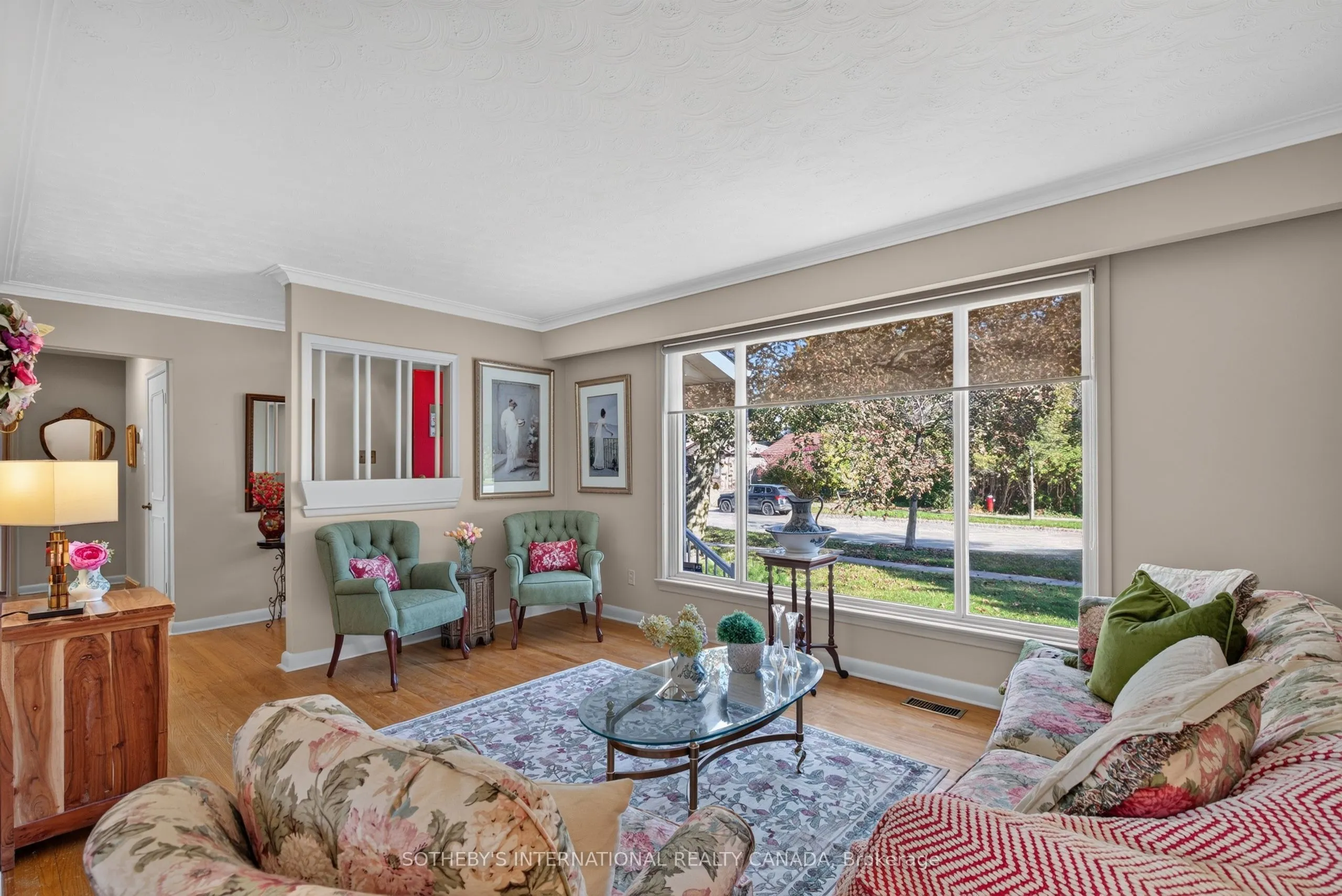 871 Mississauga Valley Boulevard