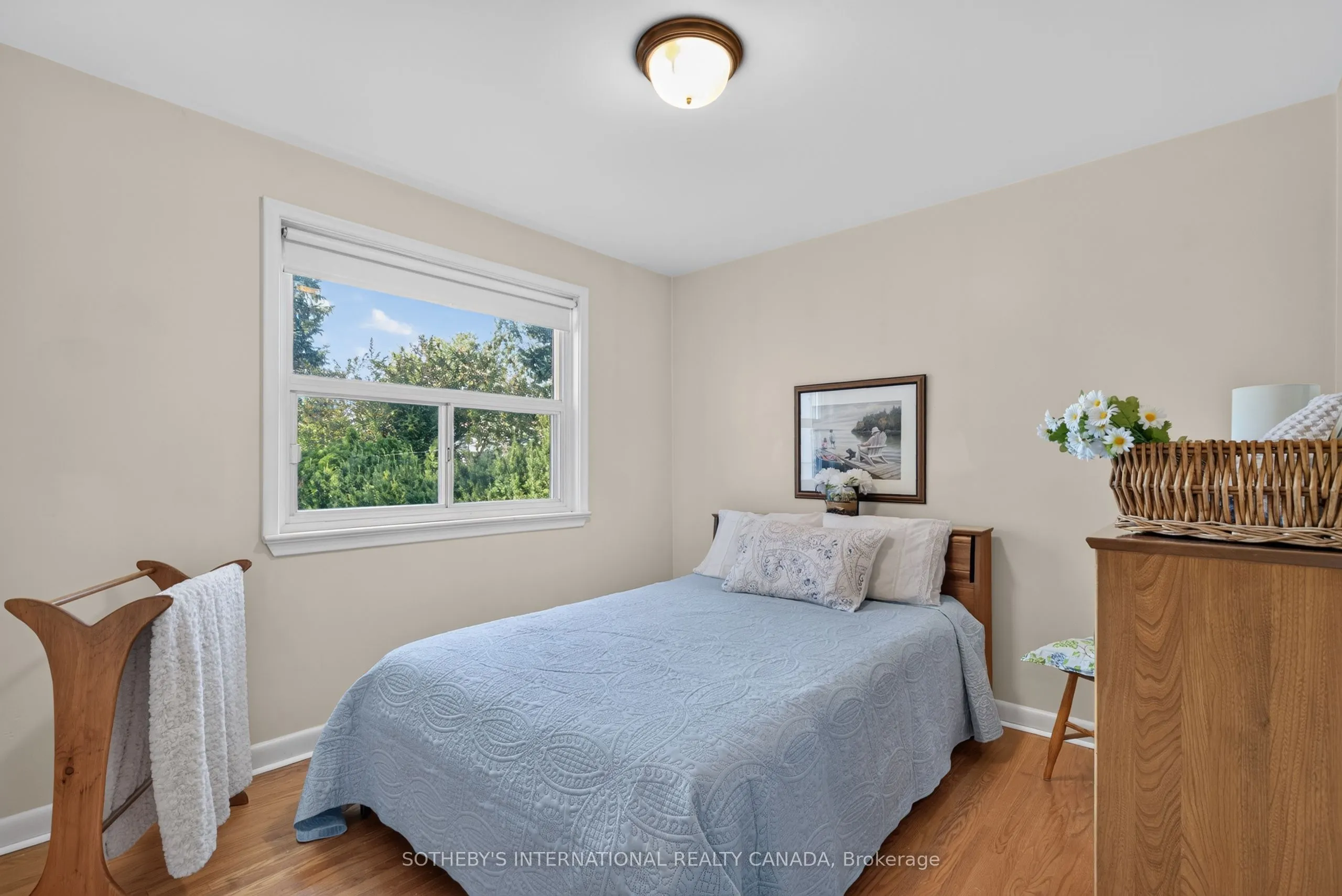 871 Mississauga Valley Boulevard