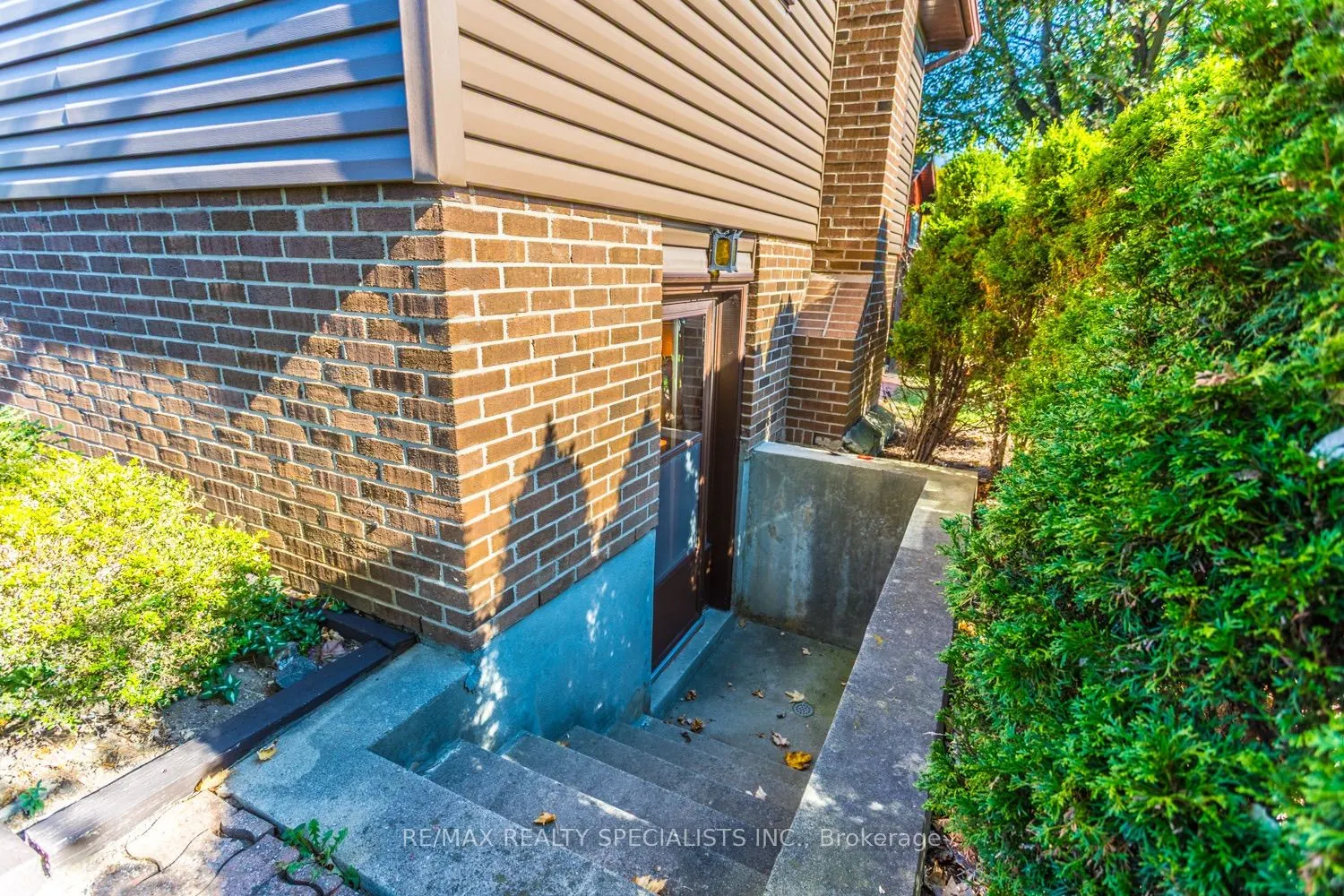 2412 Brasilia Circle
