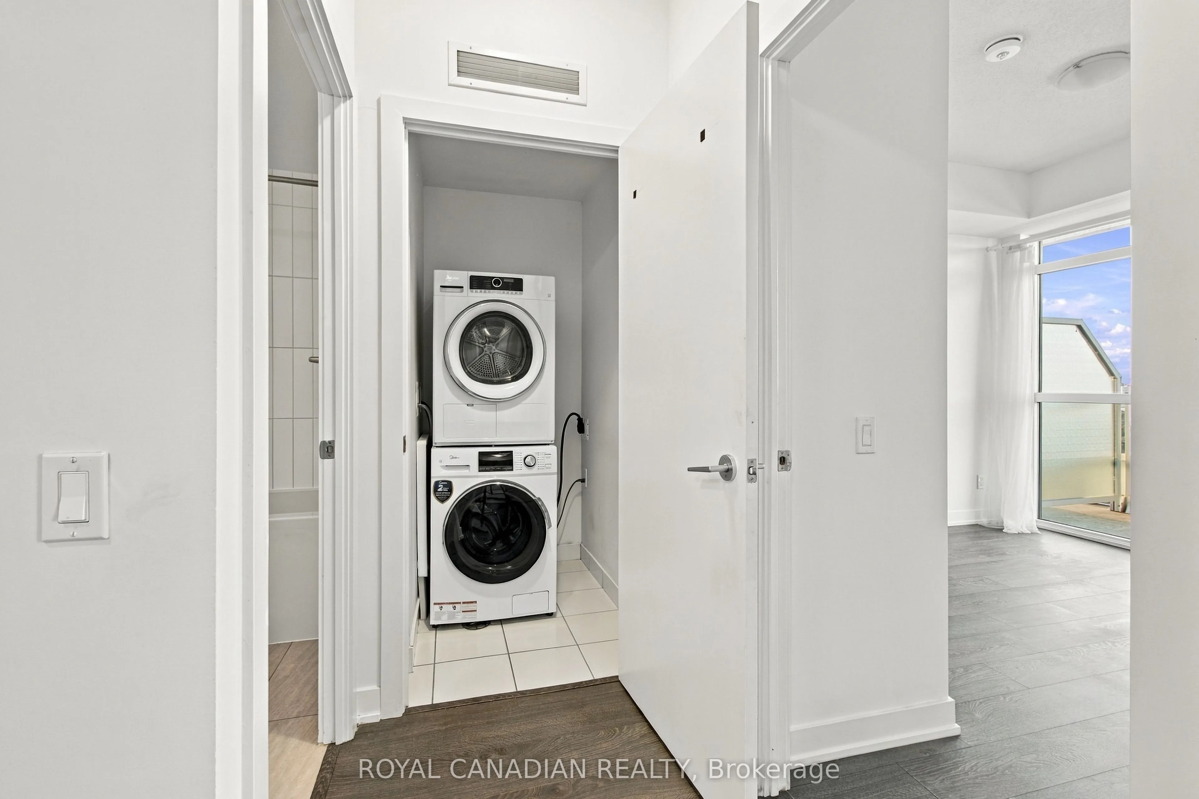 251 Manitoba Street #2801