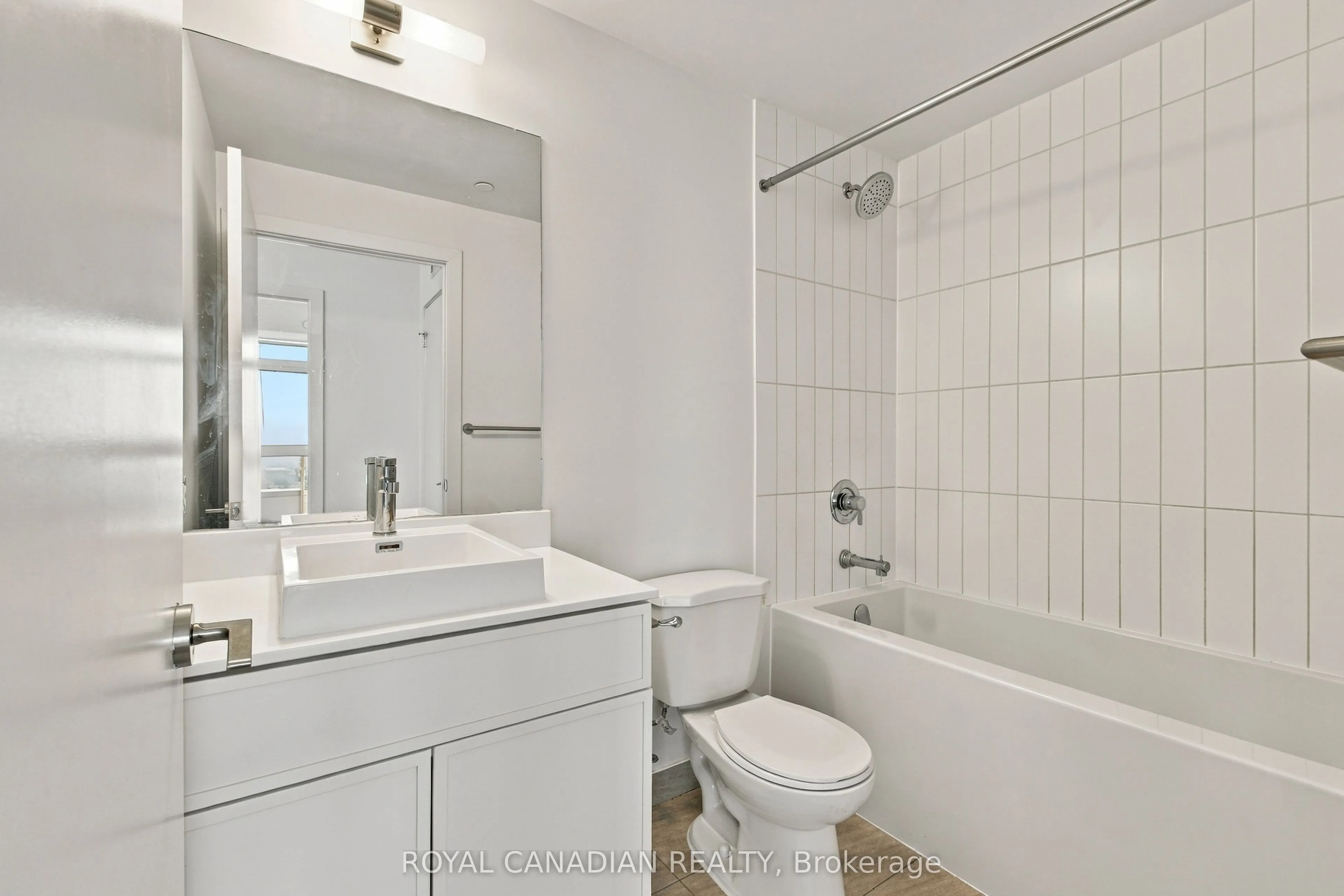 251 Manitoba Street #2801