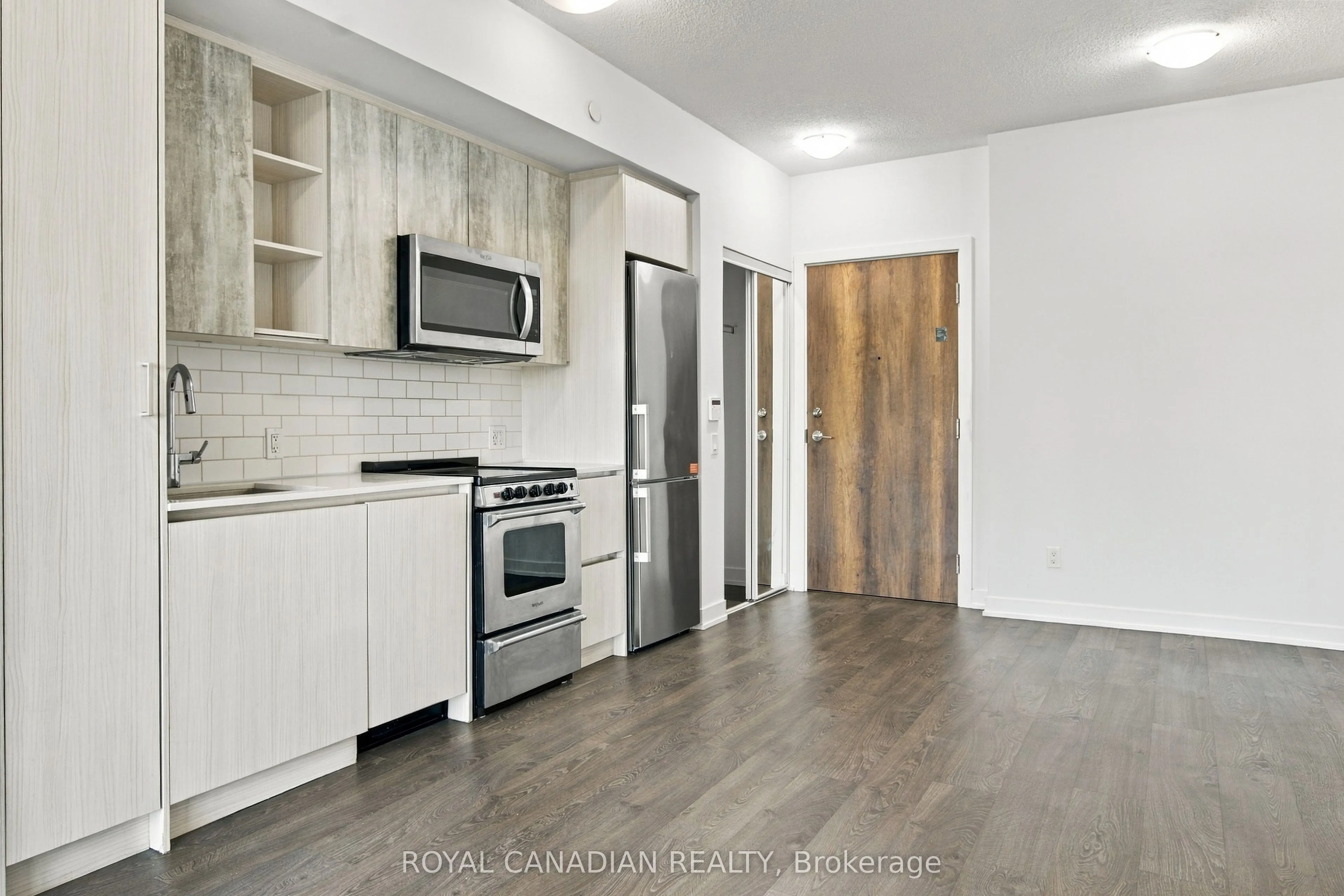 251 Manitoba Street #2801