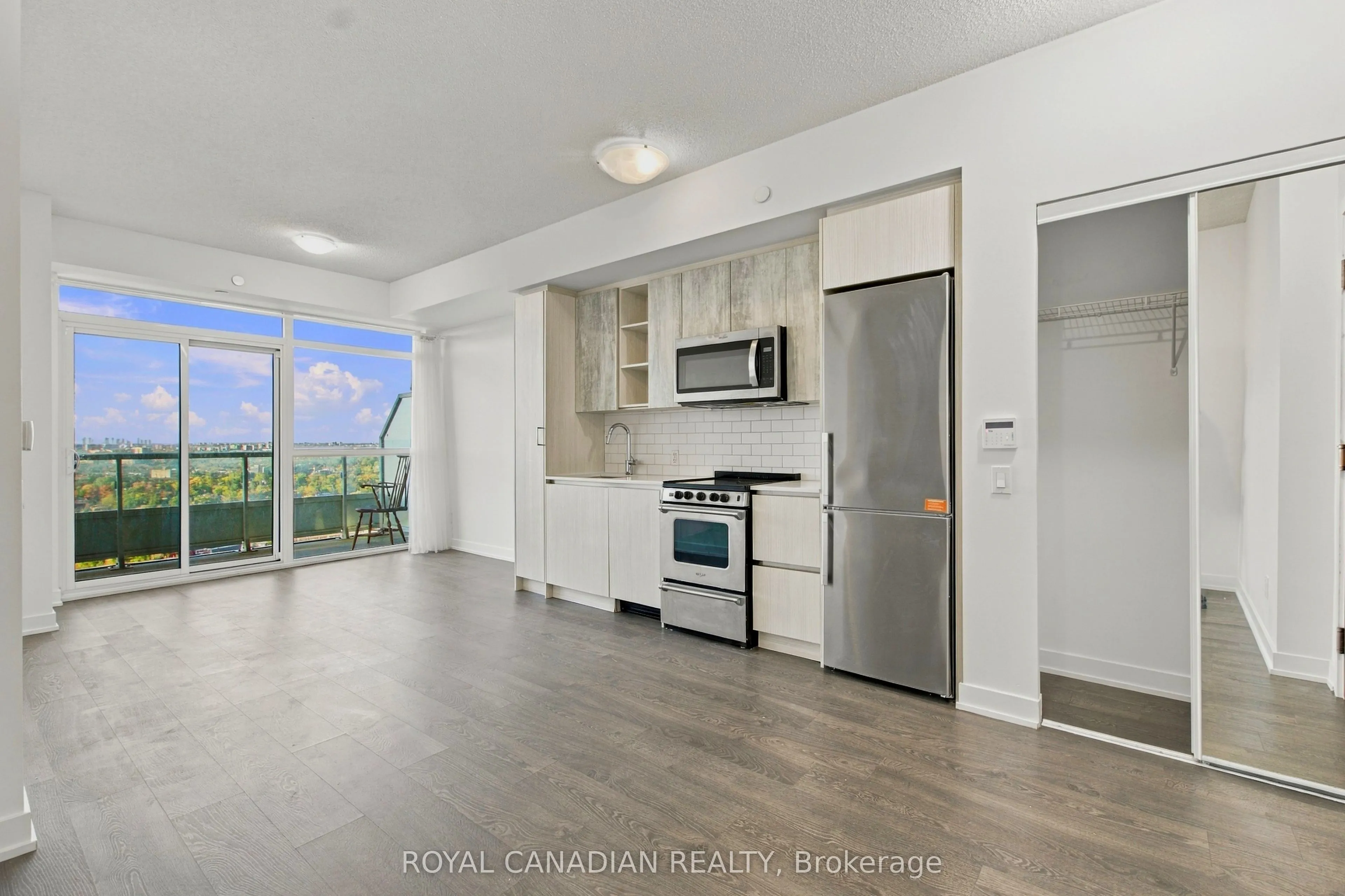251 Manitoba Street #2801