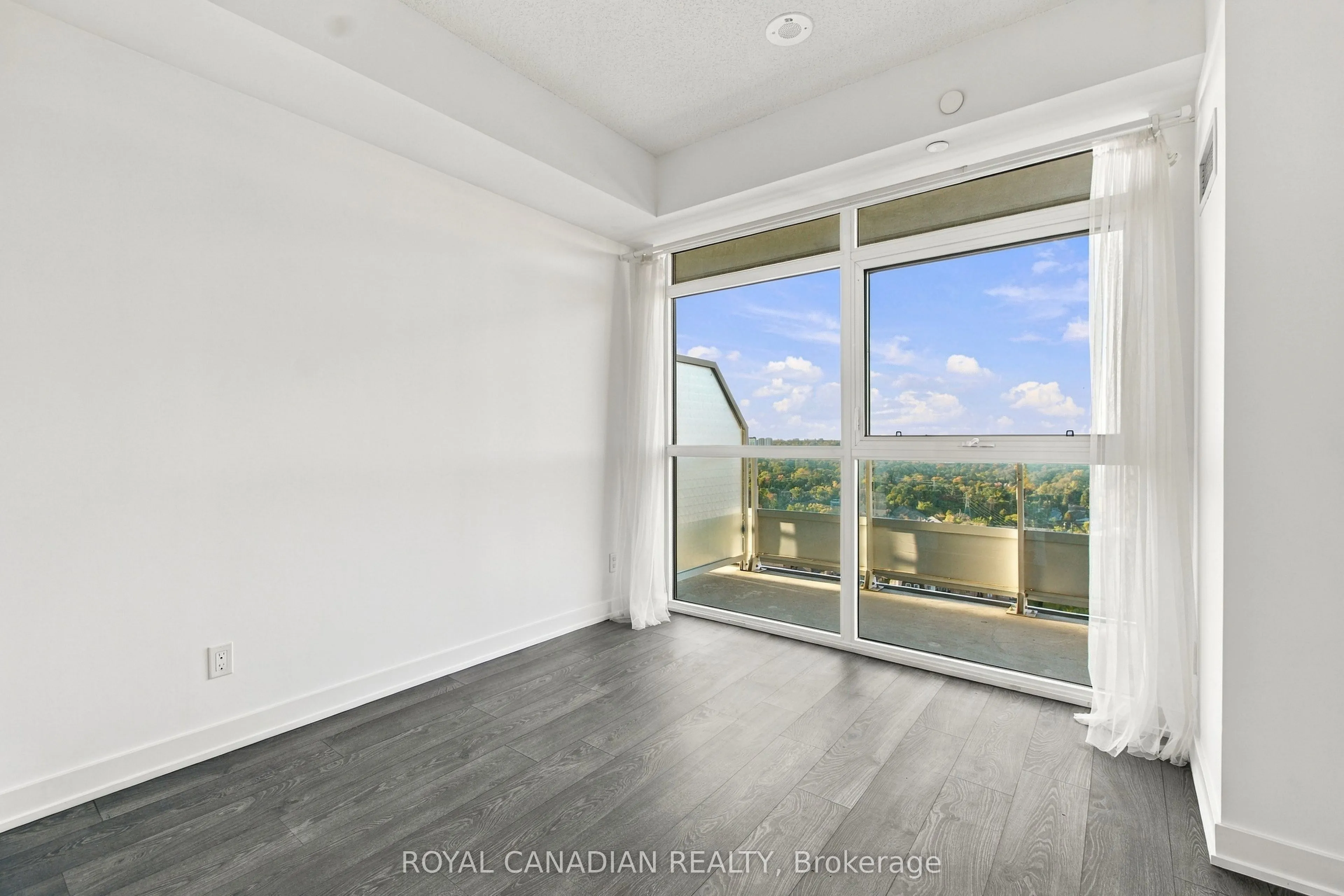 251 Manitoba Street #2801