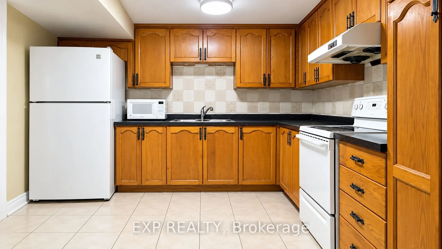 3425 Laddie Crescent #Lower