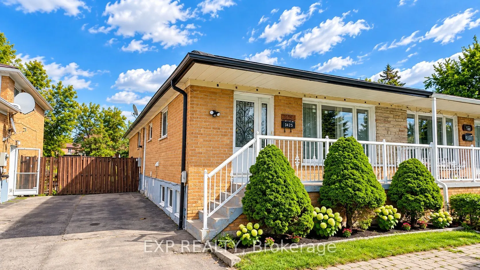 3425 Laddie Crescent #Lower