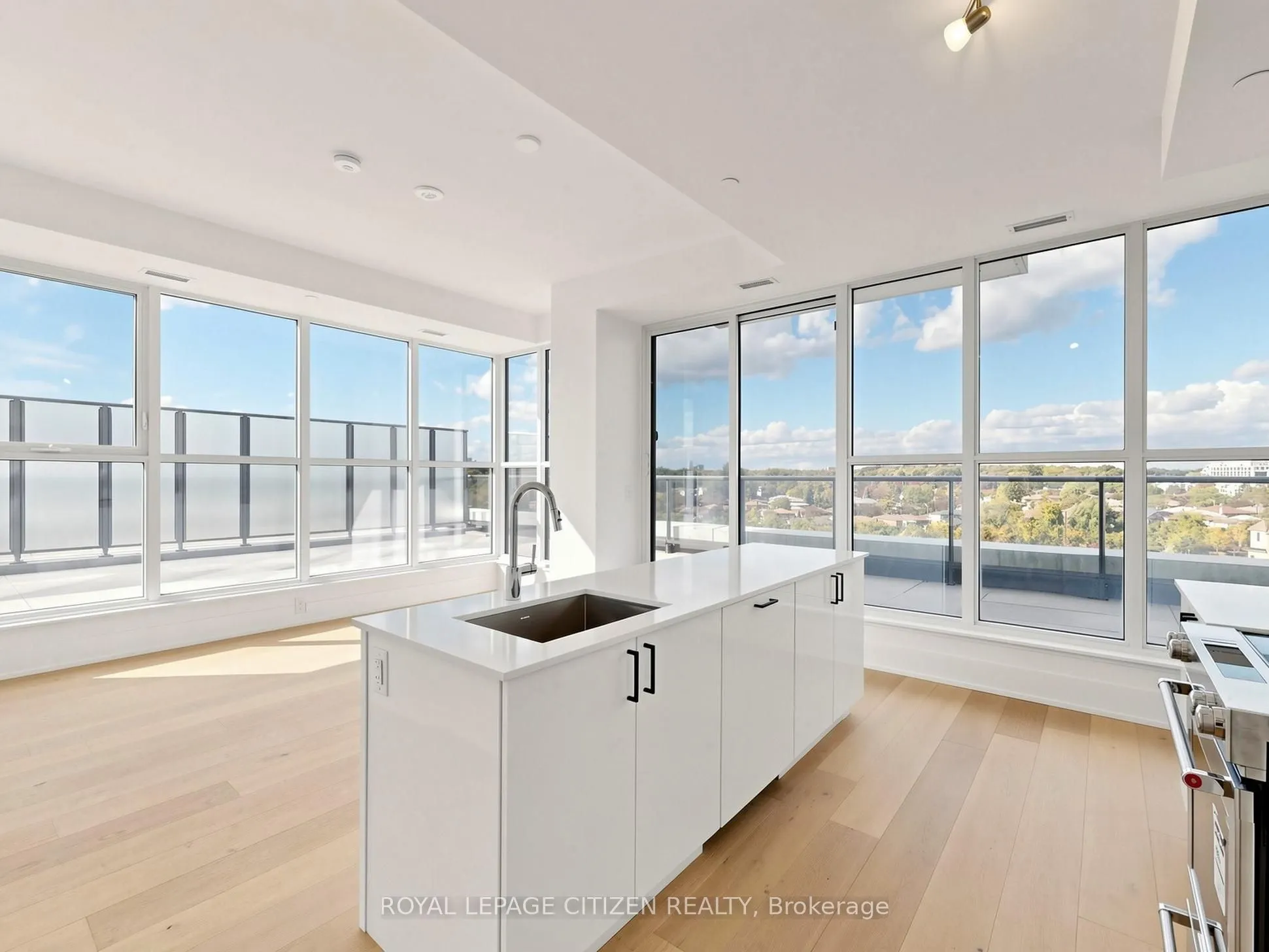 1063 Douglas McCurdy Common #708