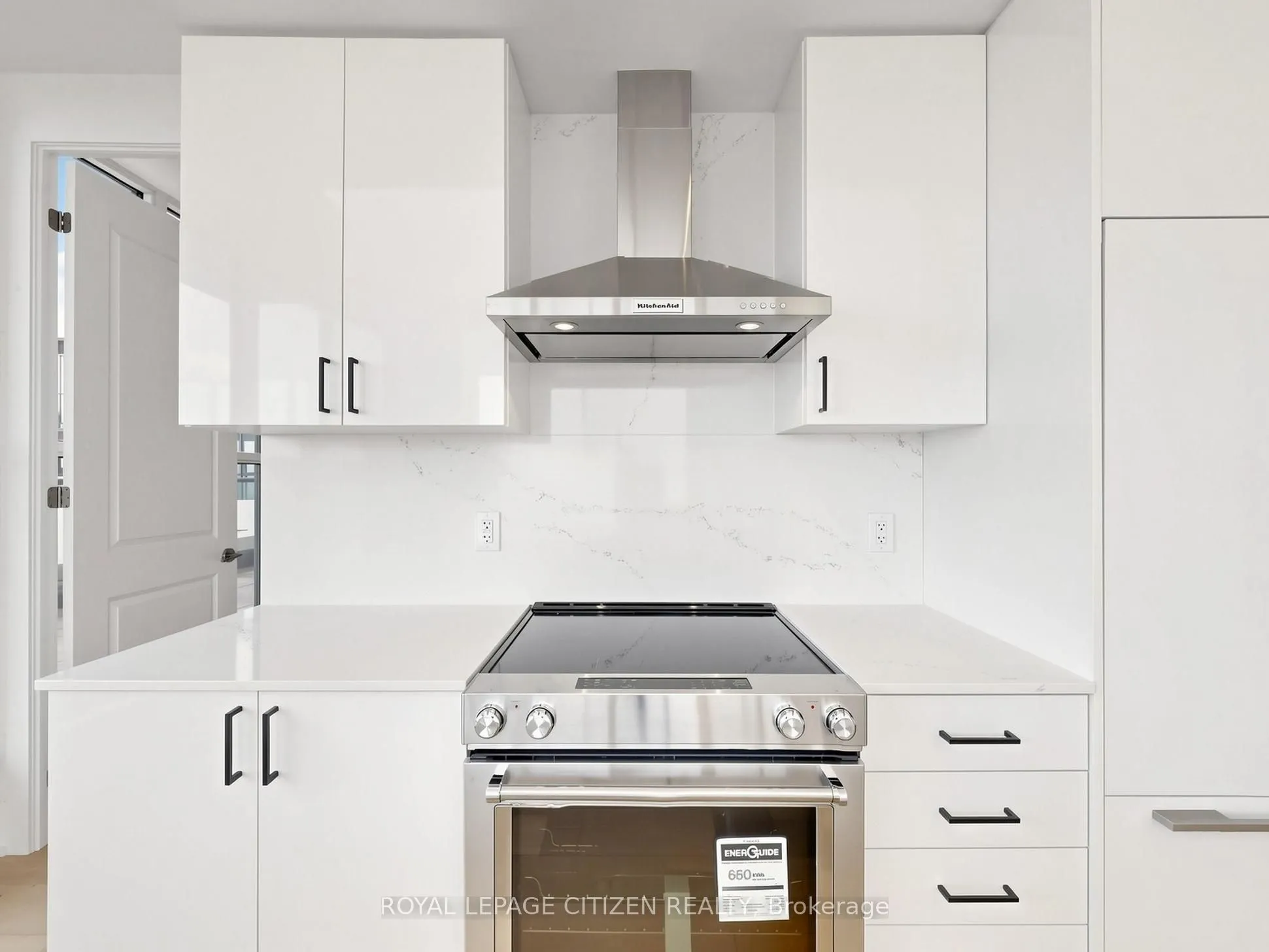 1063 Douglas McCurdy Common #708
