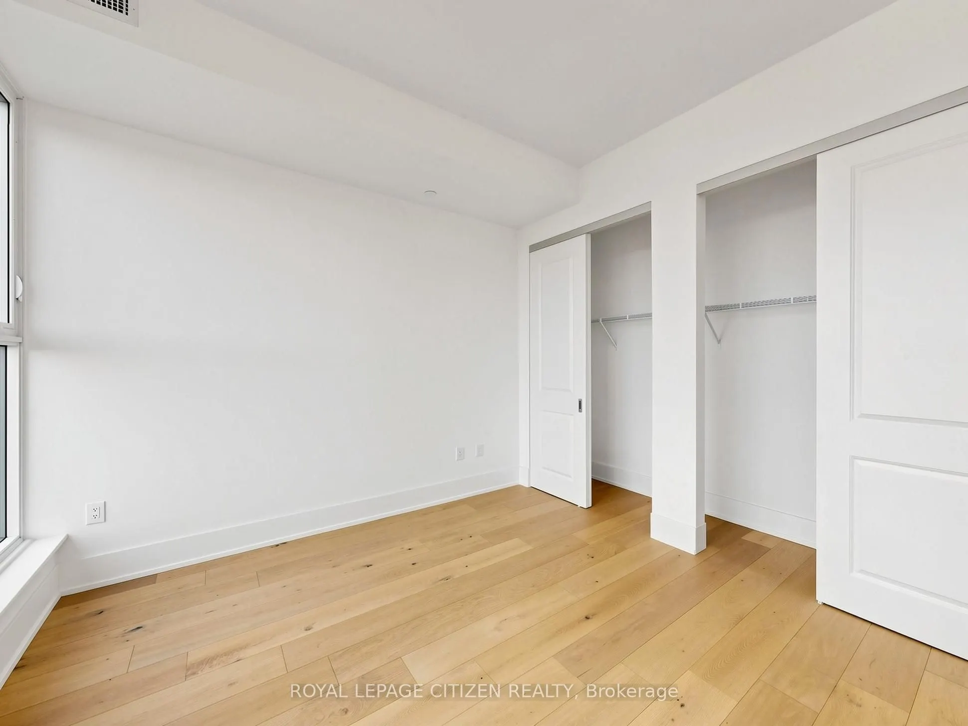 1063 Douglas McCurdy Common #708