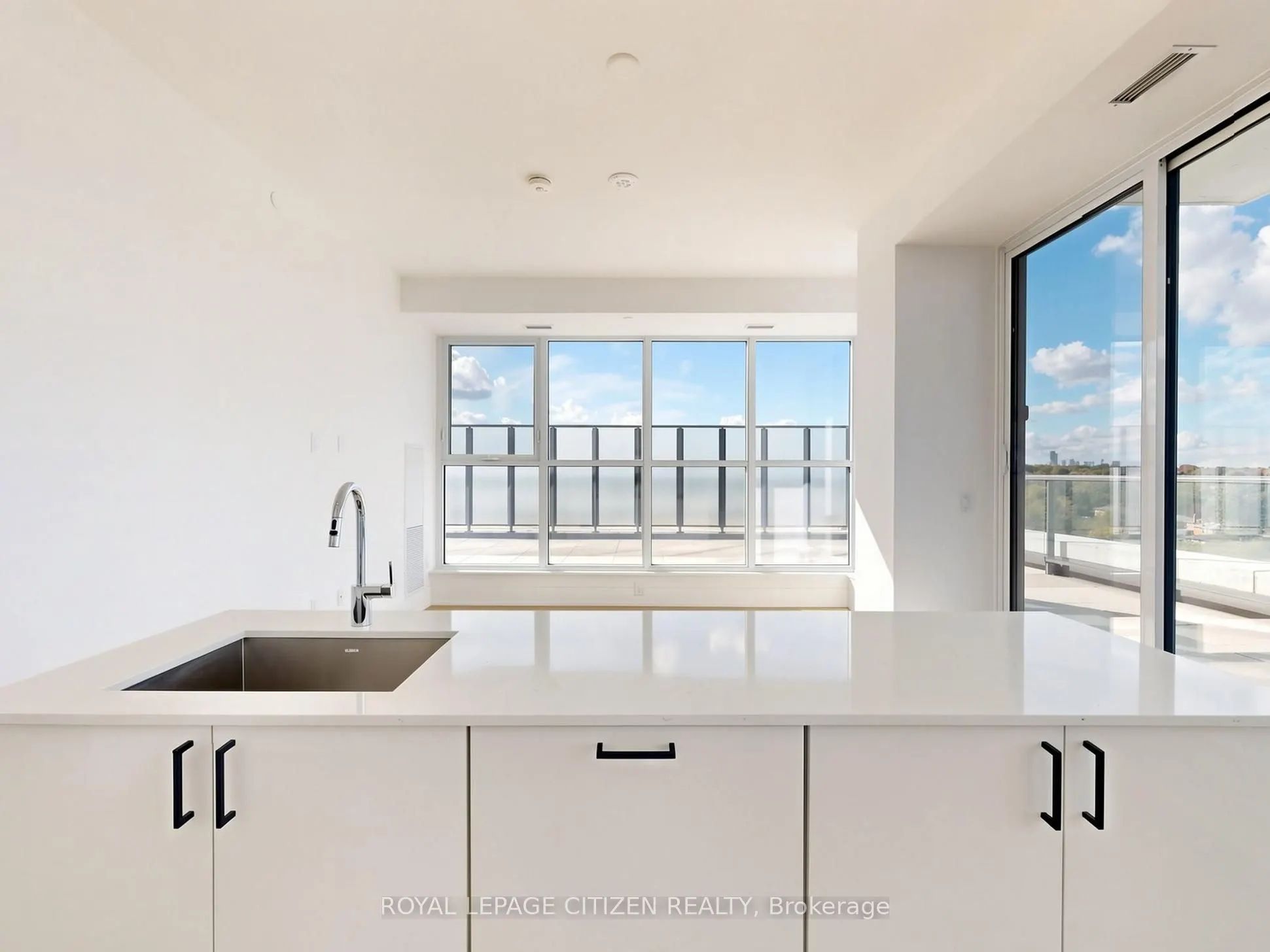 1063 Douglas McCurdy Common #708