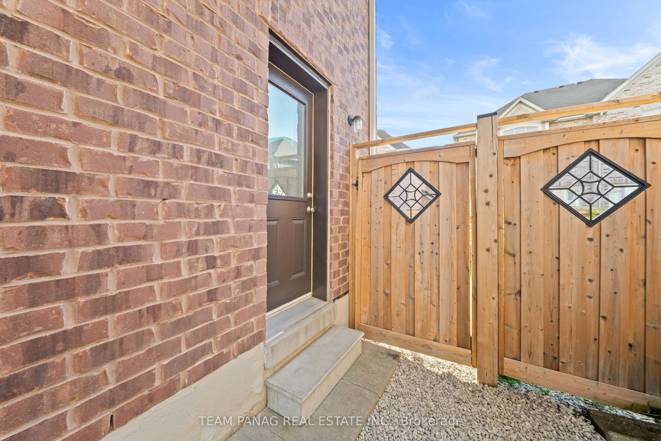 71 Squire Ellis Drive