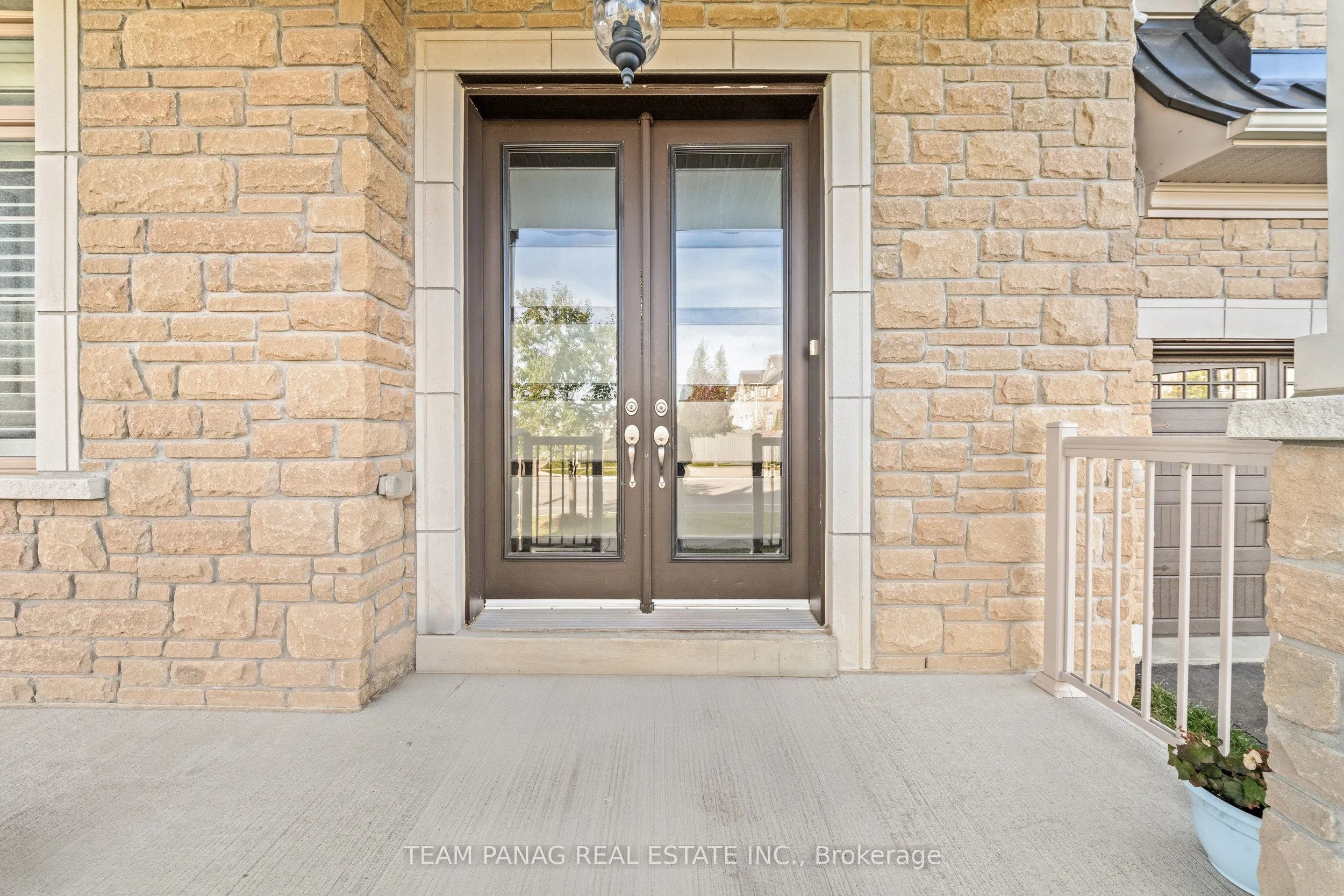 71 Squire Ellis Drive